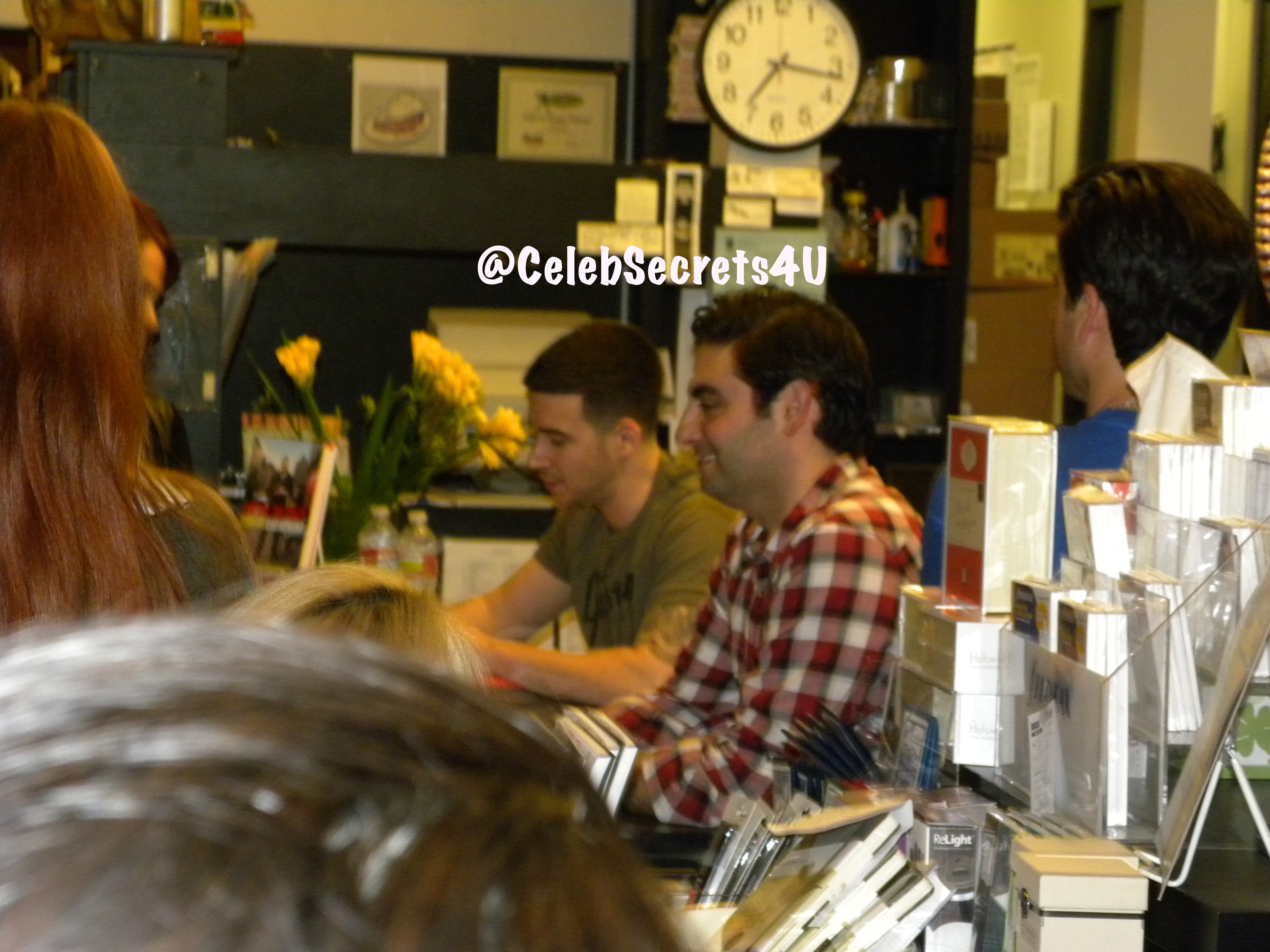 Exclusive: Vinny Guadagnino Booksigning