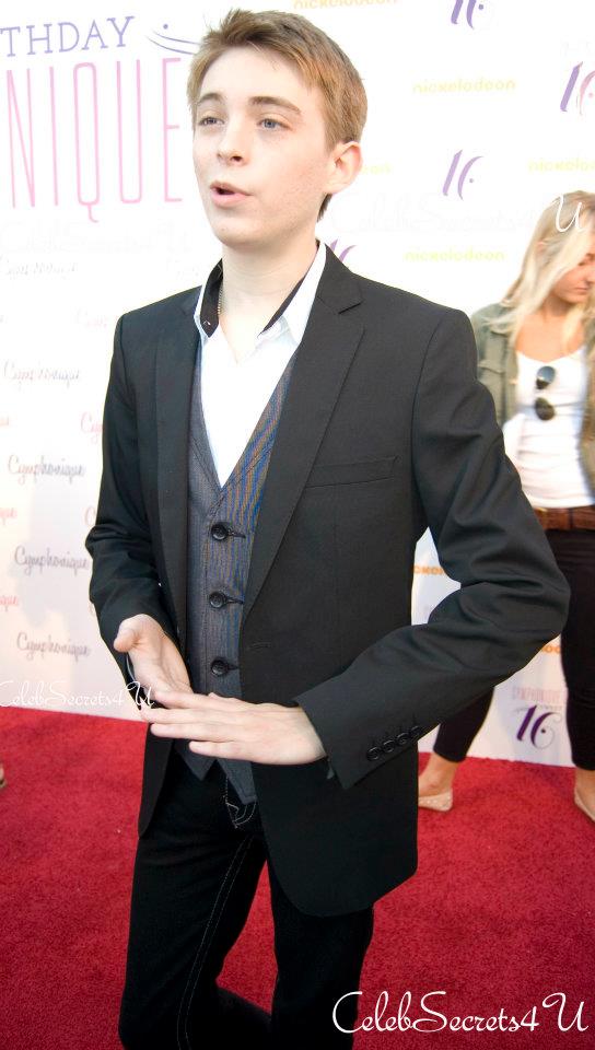 Exclusive: CelebSecrets4U Celebrates Cymphonique’s Sweet 16!