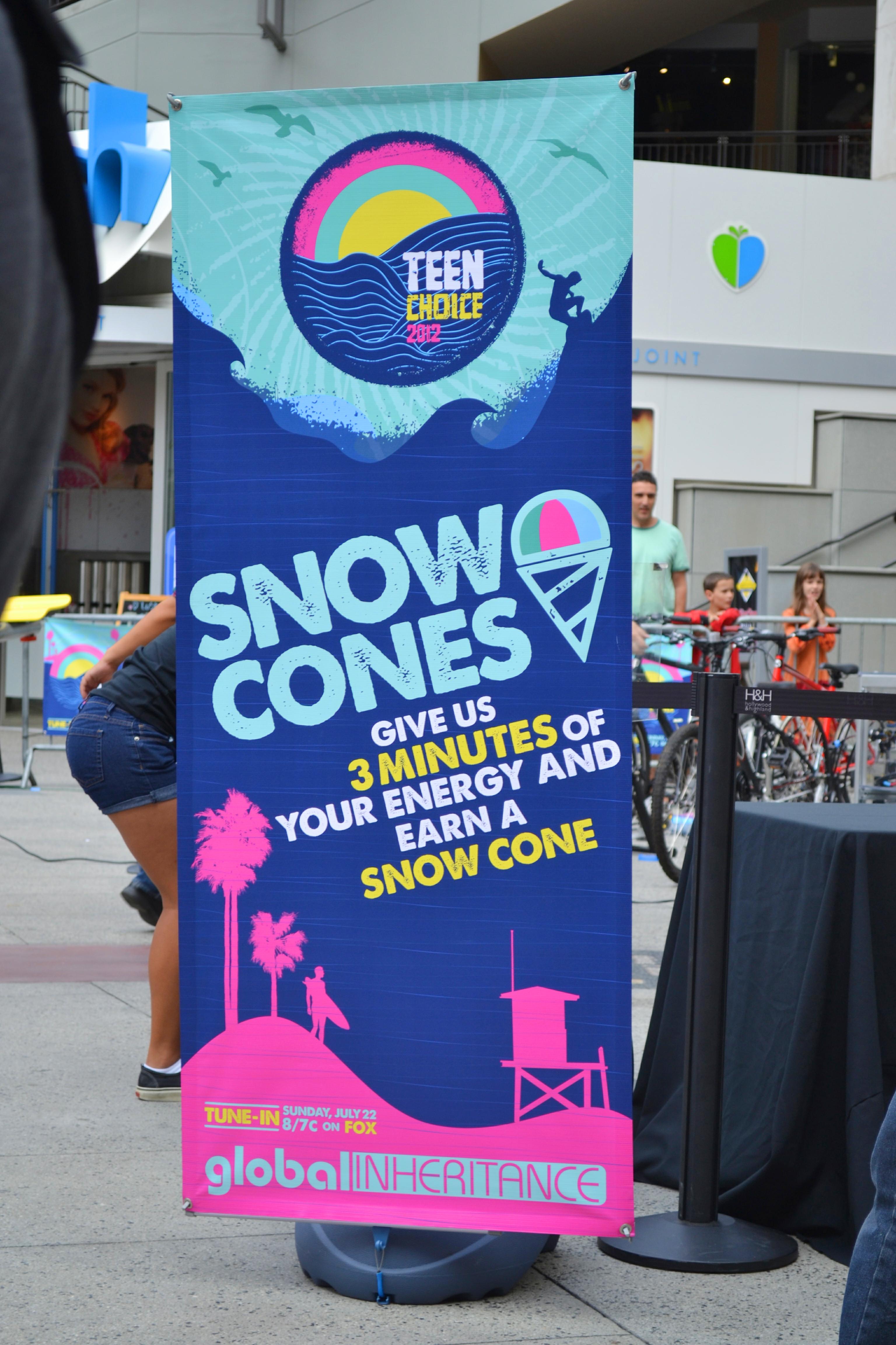 Exclusive: GLEE’s Kevin McHale Dishes on Hosting the 2012 Teen Choice Awards with Demi Lovato!