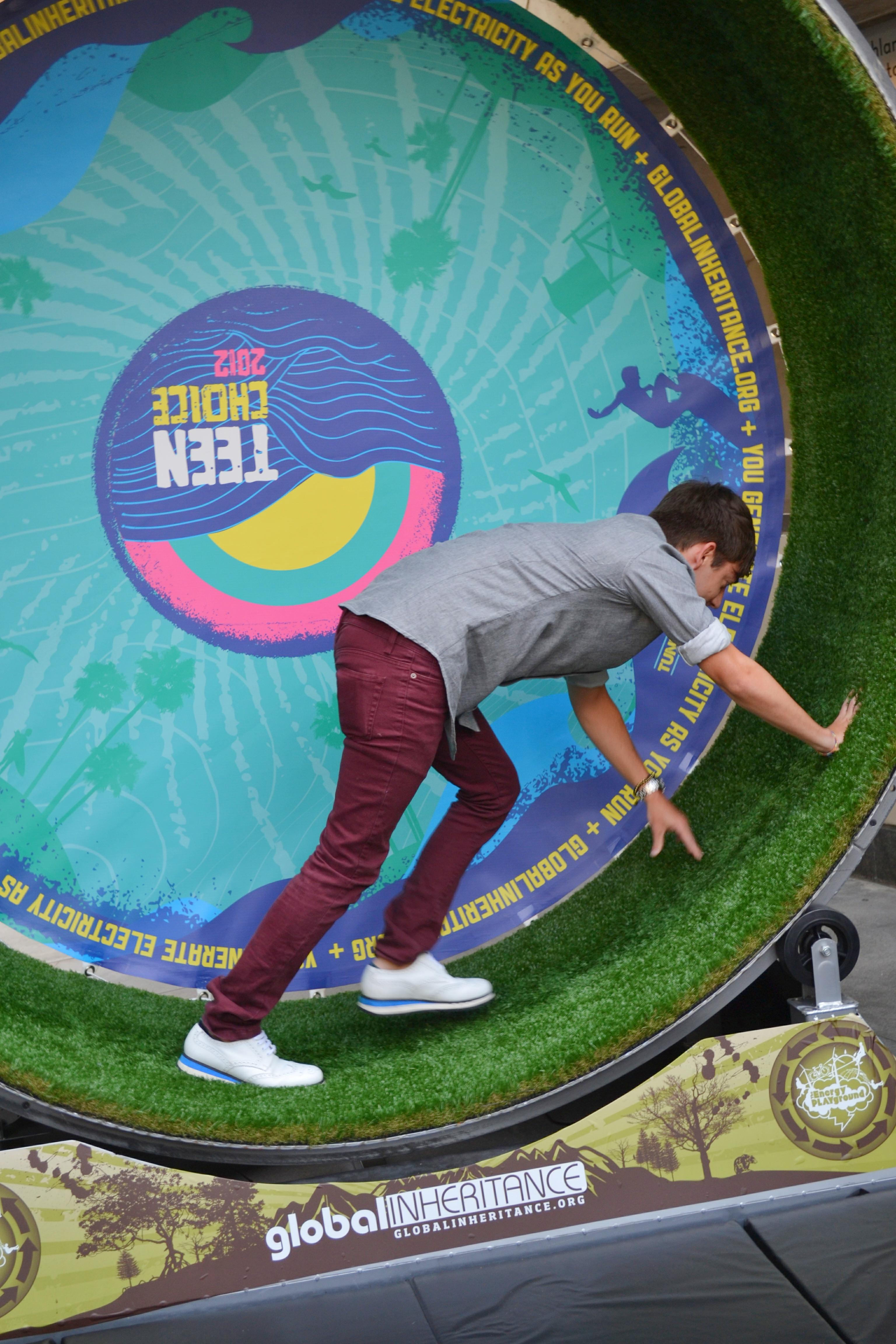 Exclusive: GLEE’s Kevin McHale Dishes on Hosting the 2012 Teen Choice Awards with Demi Lovato!