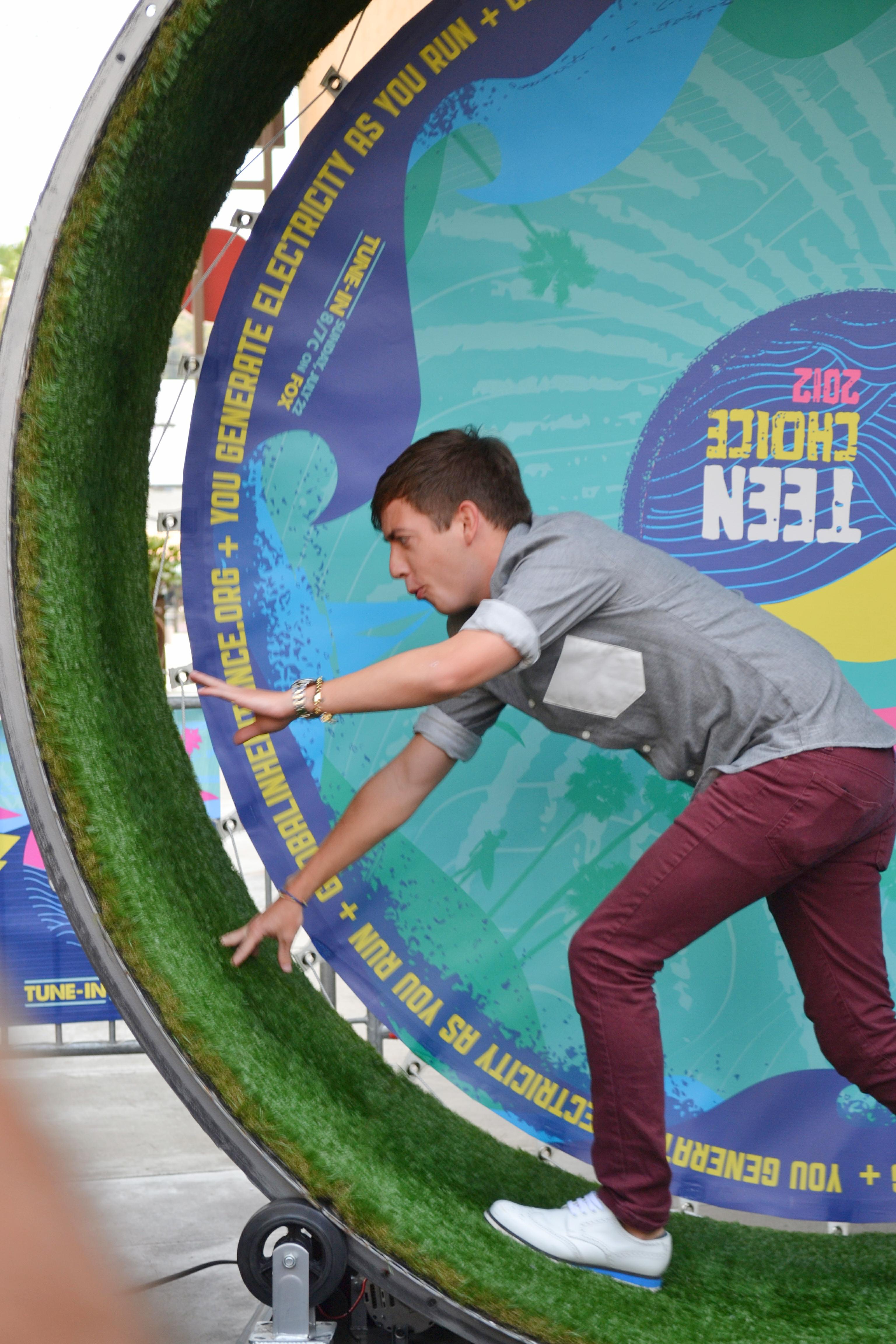 Exclusive: GLEE’s Kevin McHale Dishes on Hosting the 2012 Teen Choice Awards with Demi Lovato!