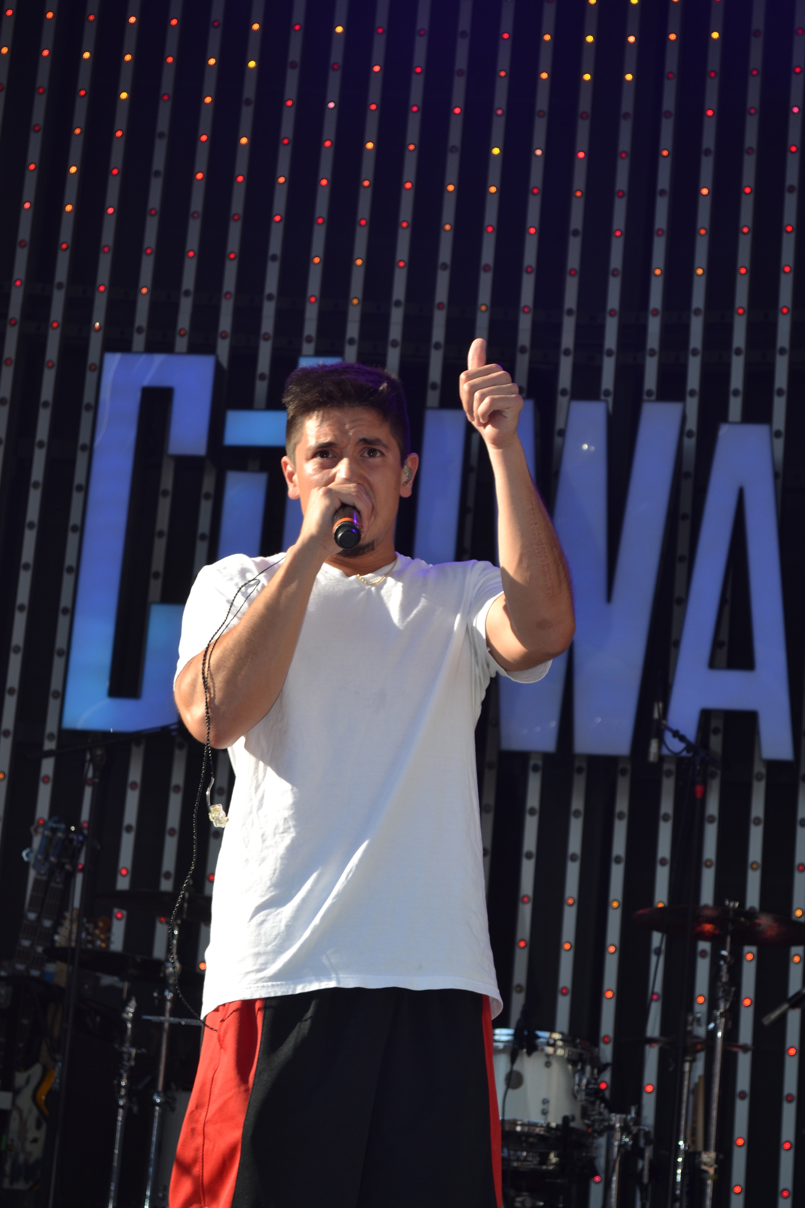 Exclusive: CelebSecrets4U Checks Out James Durbin & Stefano at @CityWalkLA (@Stefano, @DurbinRock)