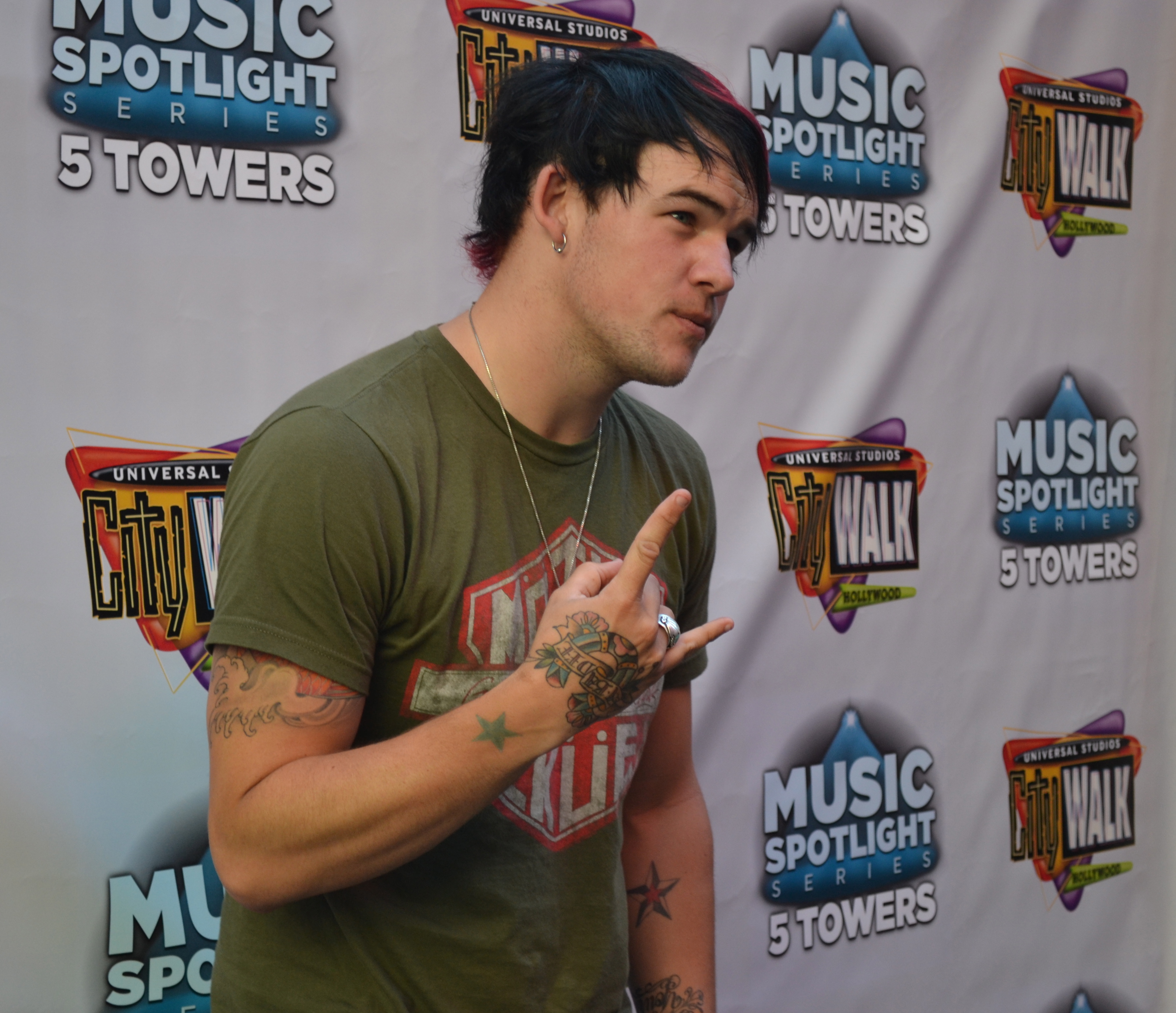 Exclusive: CelebSecrets4U Checks Out James Durbin & Stefano at @CityWalkLA (@Stefano, @DurbinRock)