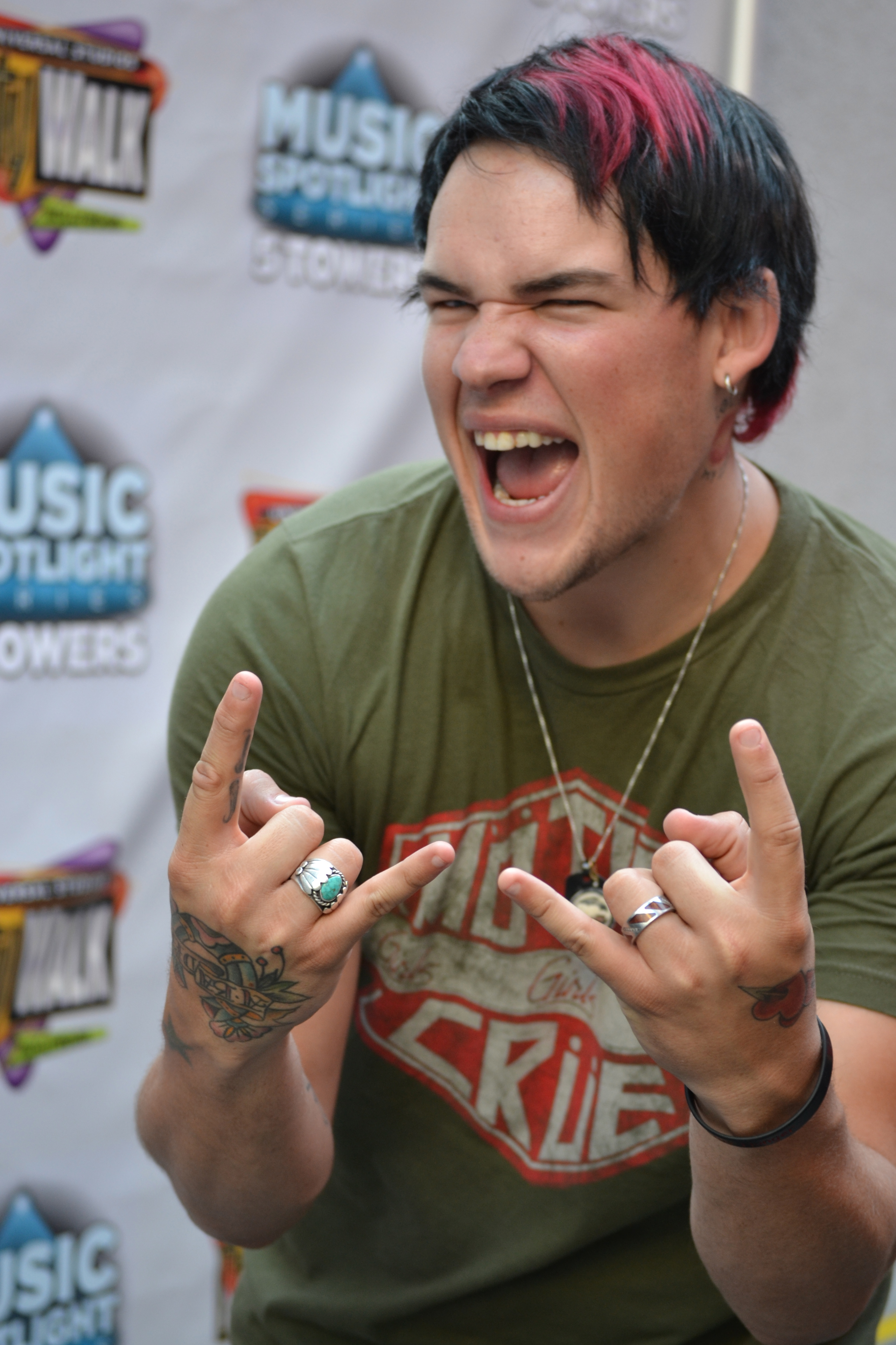 Exclusive: CelebSecrets4U Checks Out James Durbin & Stefano at @CityWalkLA (@Stefano, @DurbinRock)