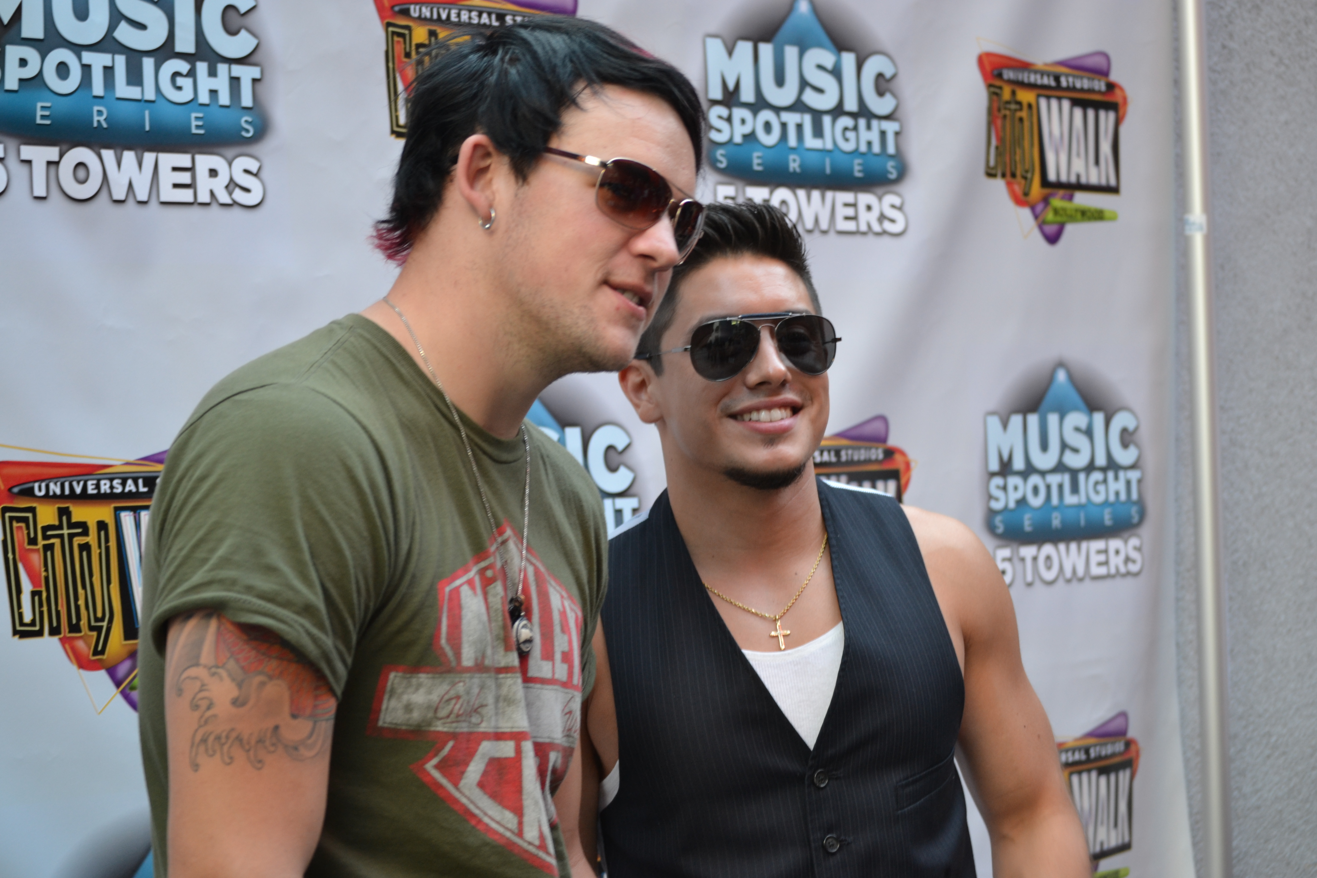 Exclusive: CelebSecrets4U Checks Out James Durbin & Stefano at @CityWalkLA (@Stefano, @DurbinRock)