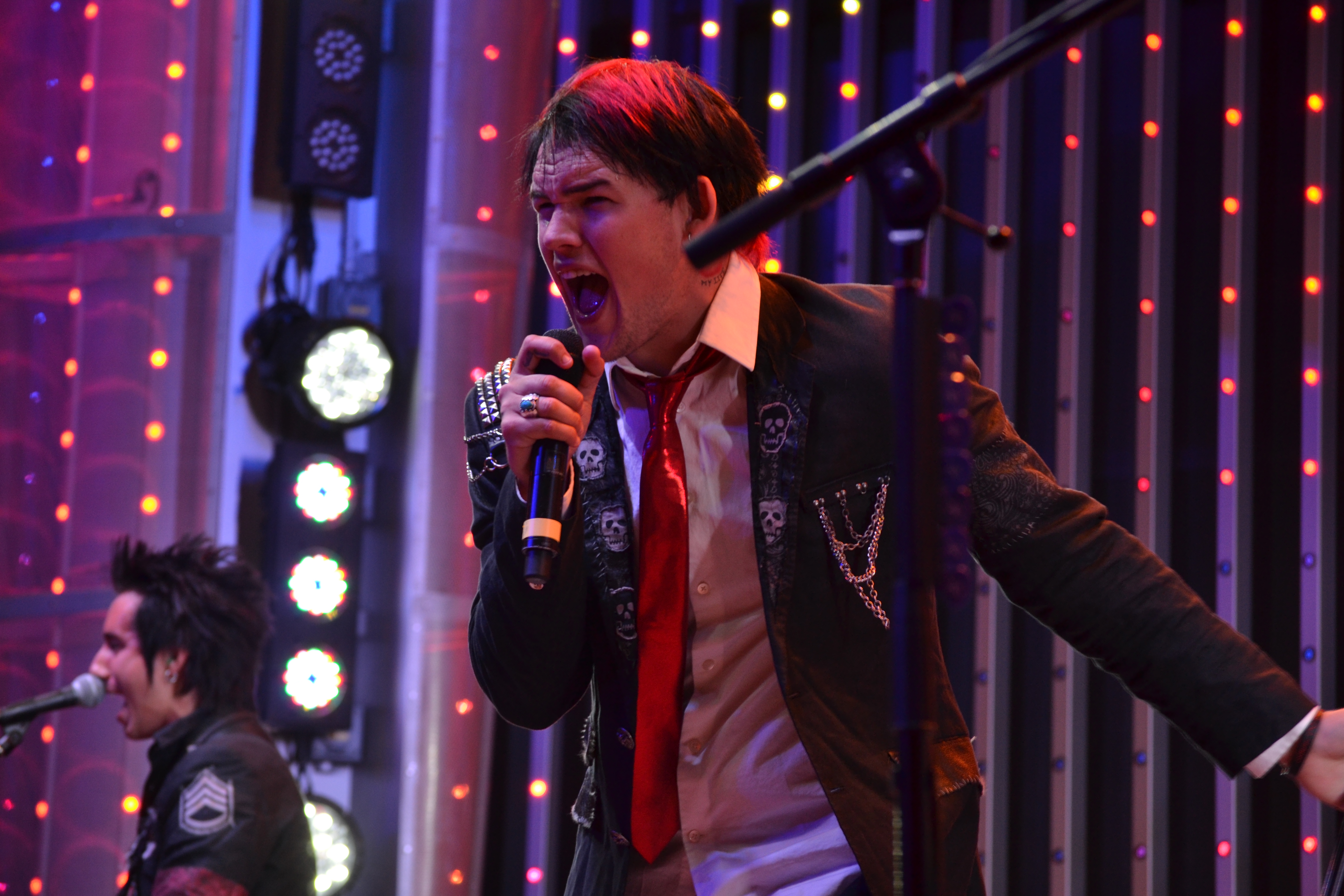 Exclusive: CelebSecrets4U Checks Out James Durbin & Stefano at @CityWalkLA (@Stefano, @DurbinRock)