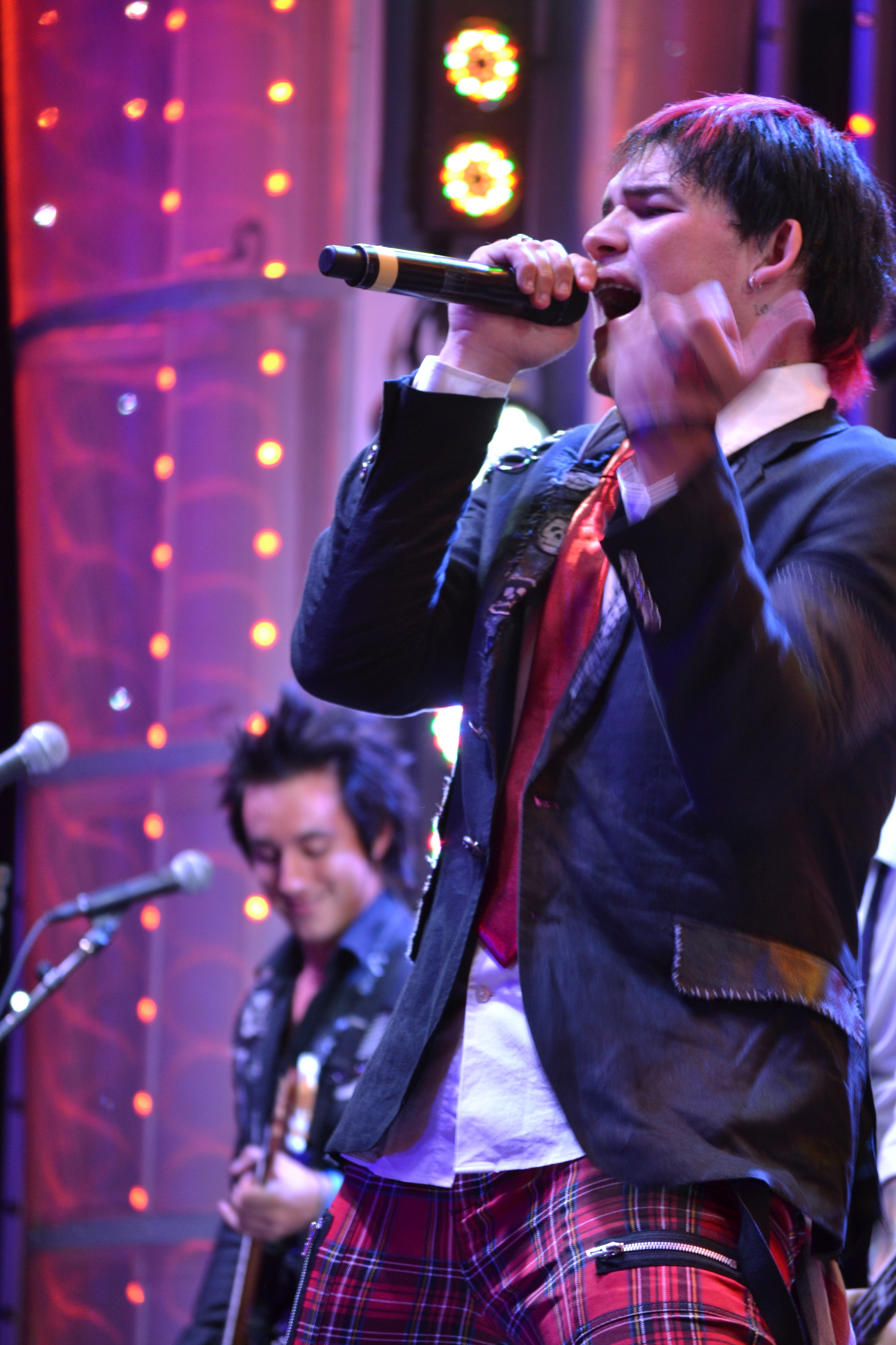 Exclusive: CelebSecrets4U Checks Out James Durbin & Stefano at @CityWalkLA (@Stefano, @DurbinRock)