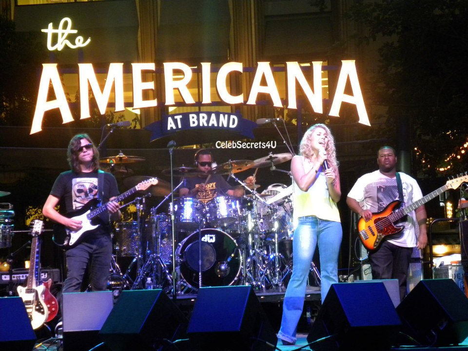 Exclusive: Macy Gray and Haley Reinhart Take The Stage at The Americana At Brand (@MacyGraysLife @HaleyReinhart @AmericanaBrand)