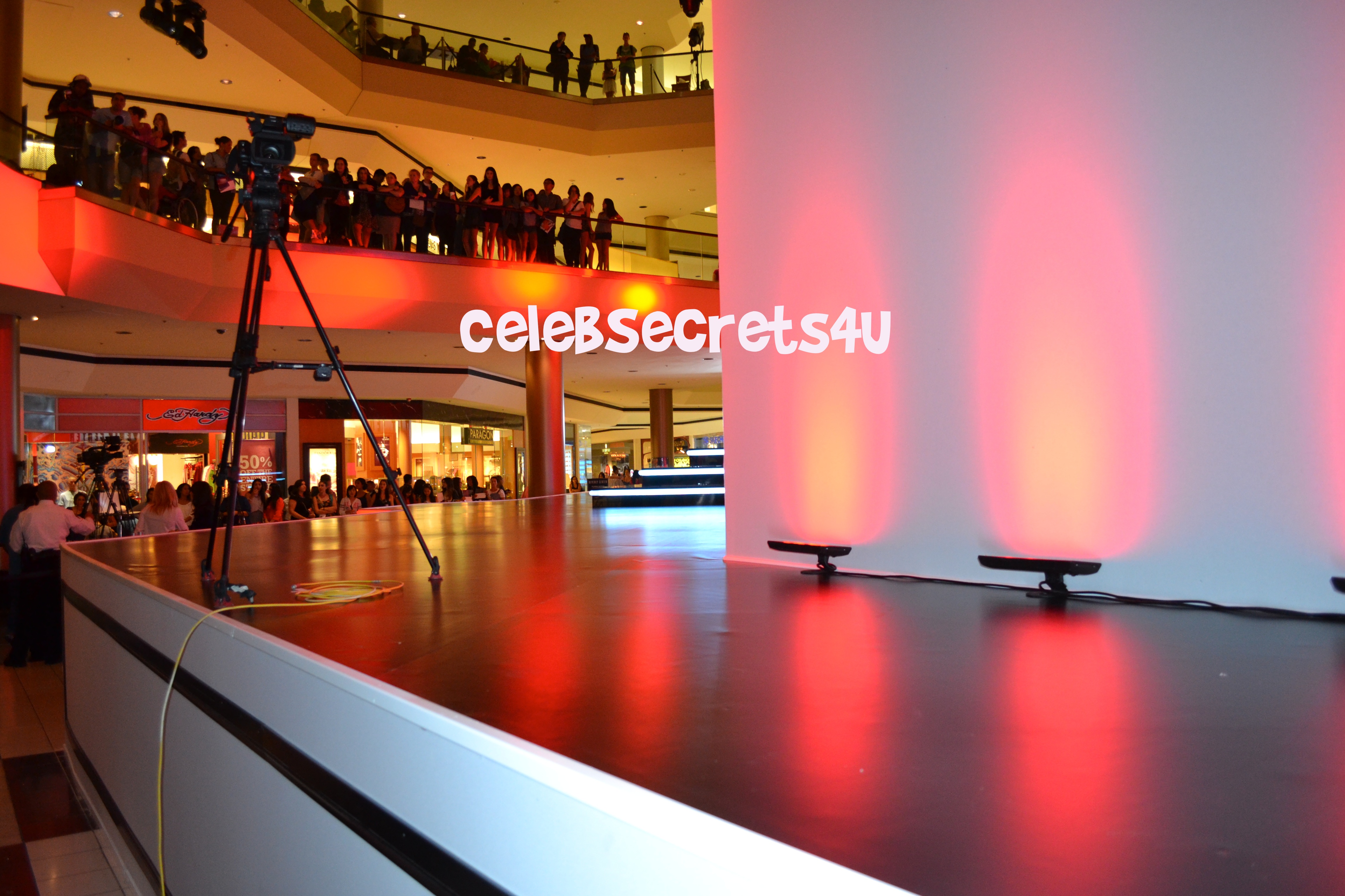 Exclusive: We Celebrate Fashion’s Night Out with Lucy Hale & Kendall Jenner! (@LucyHale @KendallJenner #FNO)