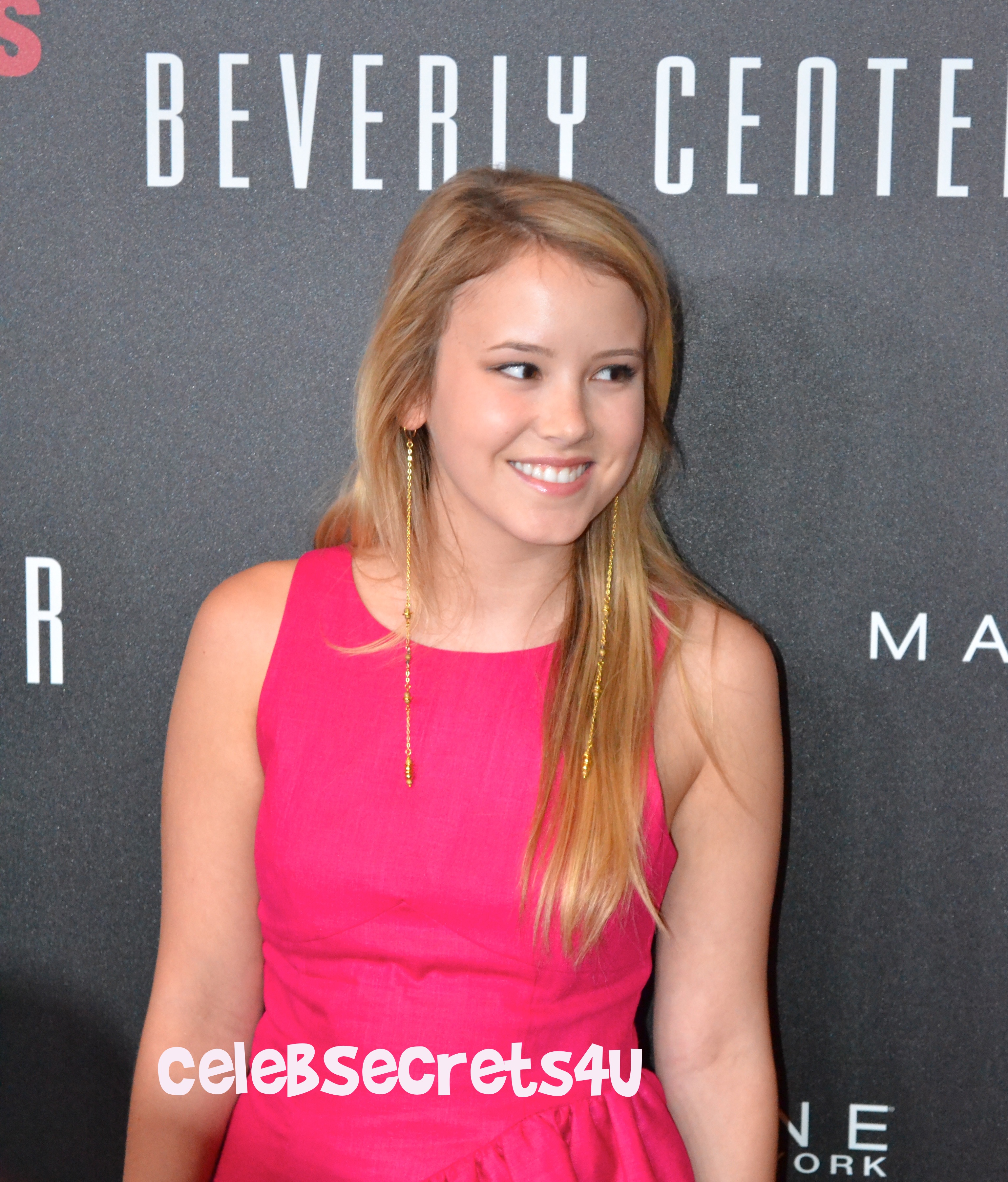 Exclusive: We Celebrate Fashion’s Night Out with Lucy Hale & Kendall Jenner! (@LucyHale @KendallJenner #FNO)