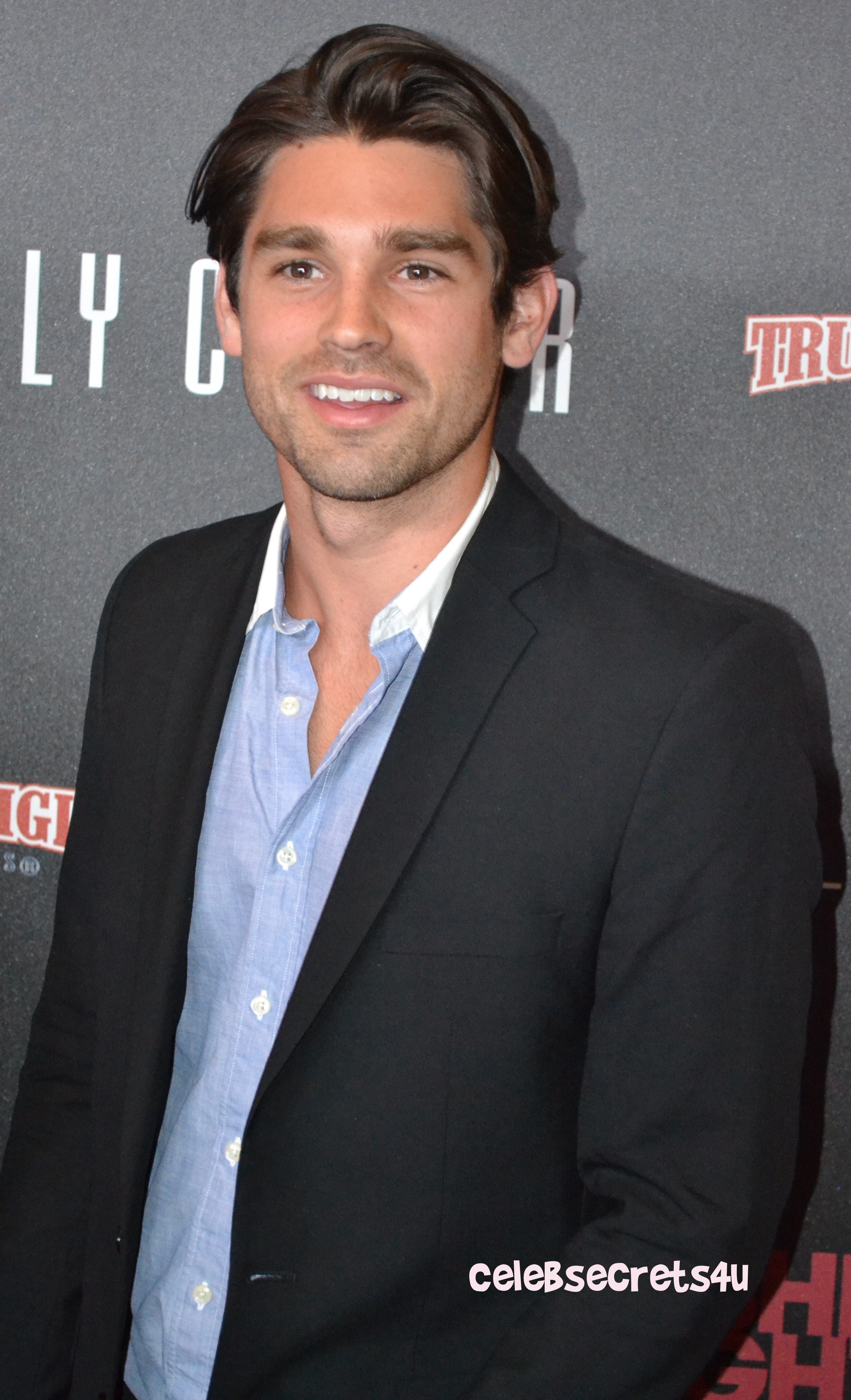 Exclusive: We Celebrate Fashion’s Night Out with Lucy Hale & Kendall Jenner! (@LucyHale @KendallJenner #FNO)