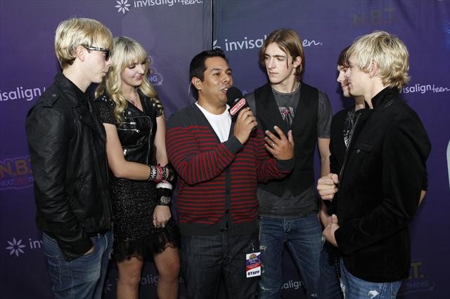 Exclusive: Chloe & Halle WIN Radio Disney’s NBT Season 5 (@chloeandhalle)