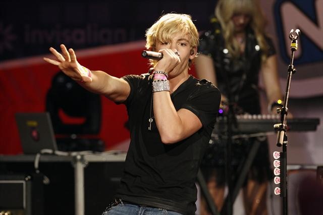 Exclusive: Chloe & Halle WIN Radio Disney’s NBT Season 5 (@chloeandhalle)