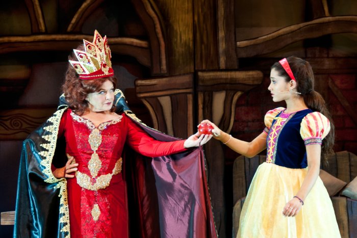 Exclusive: Ariana Grande Stars In Lythgoe Family Productions’ “A Snow White Christmas” @ArianaGrande @PasPlayhouse