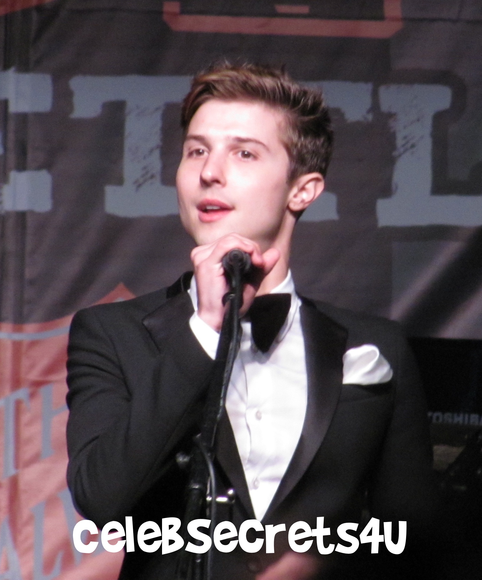 Exclusive: CelebSecrets4U “Rocks The Red Kettle” at L.A. Live