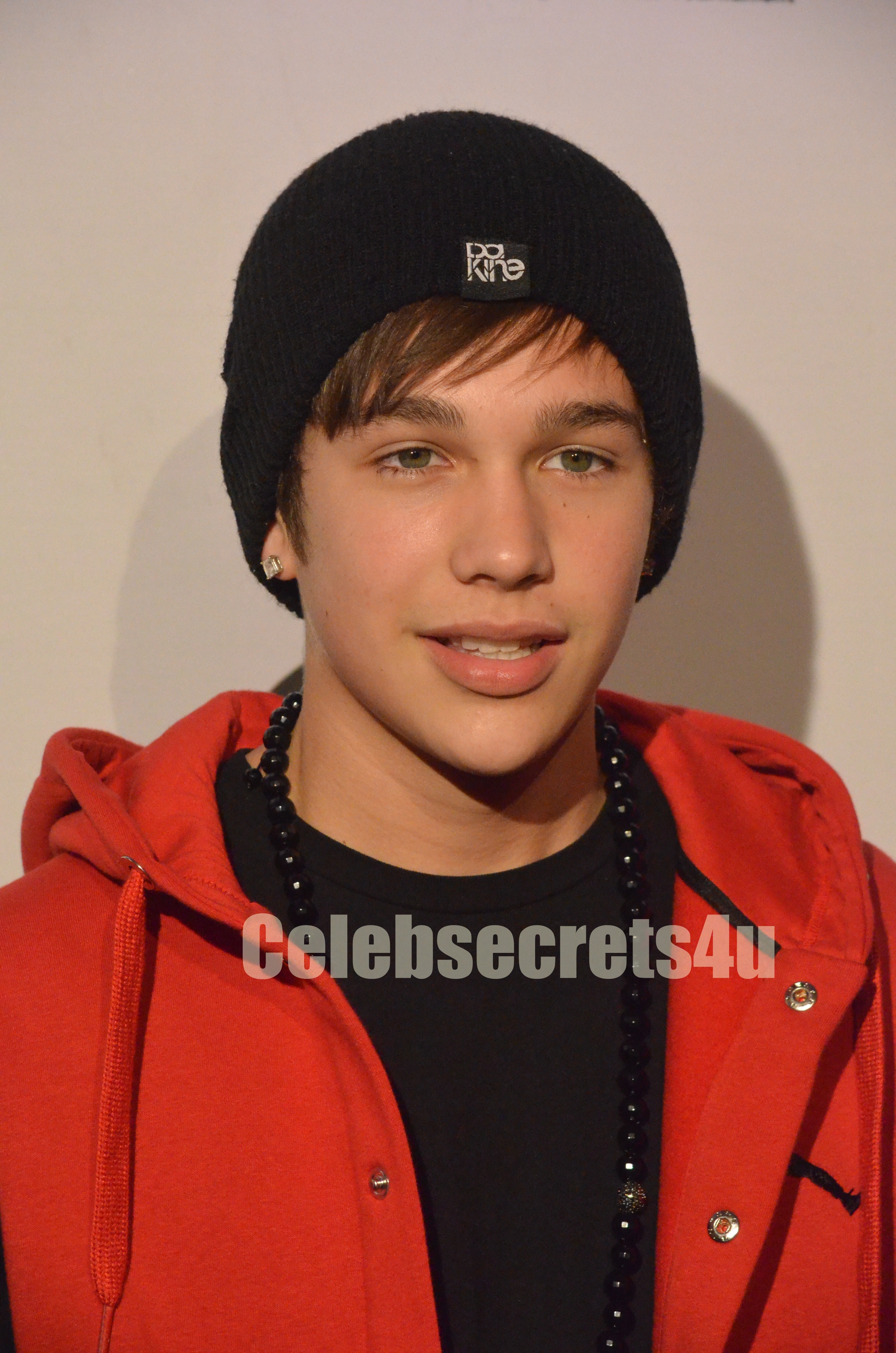 Exclusive: Fall Out Boy, Chris Brown, Ariana Grande, The Wanted & More at APCH’s 7th Annual Stars & Strikes Event