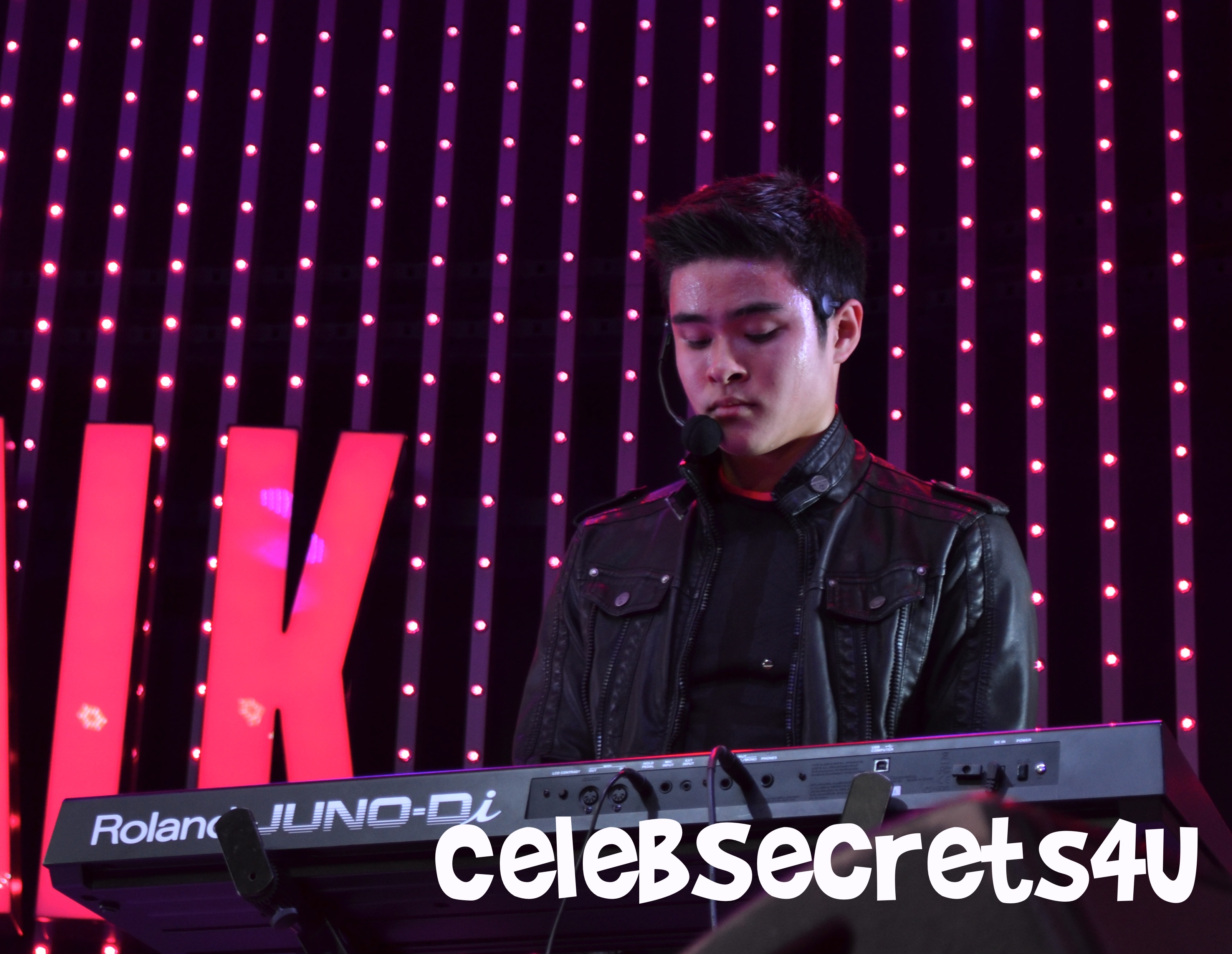 Exclusive Photos & Videos: IM5 Headlines Universal CityWalk! (@IM5band)