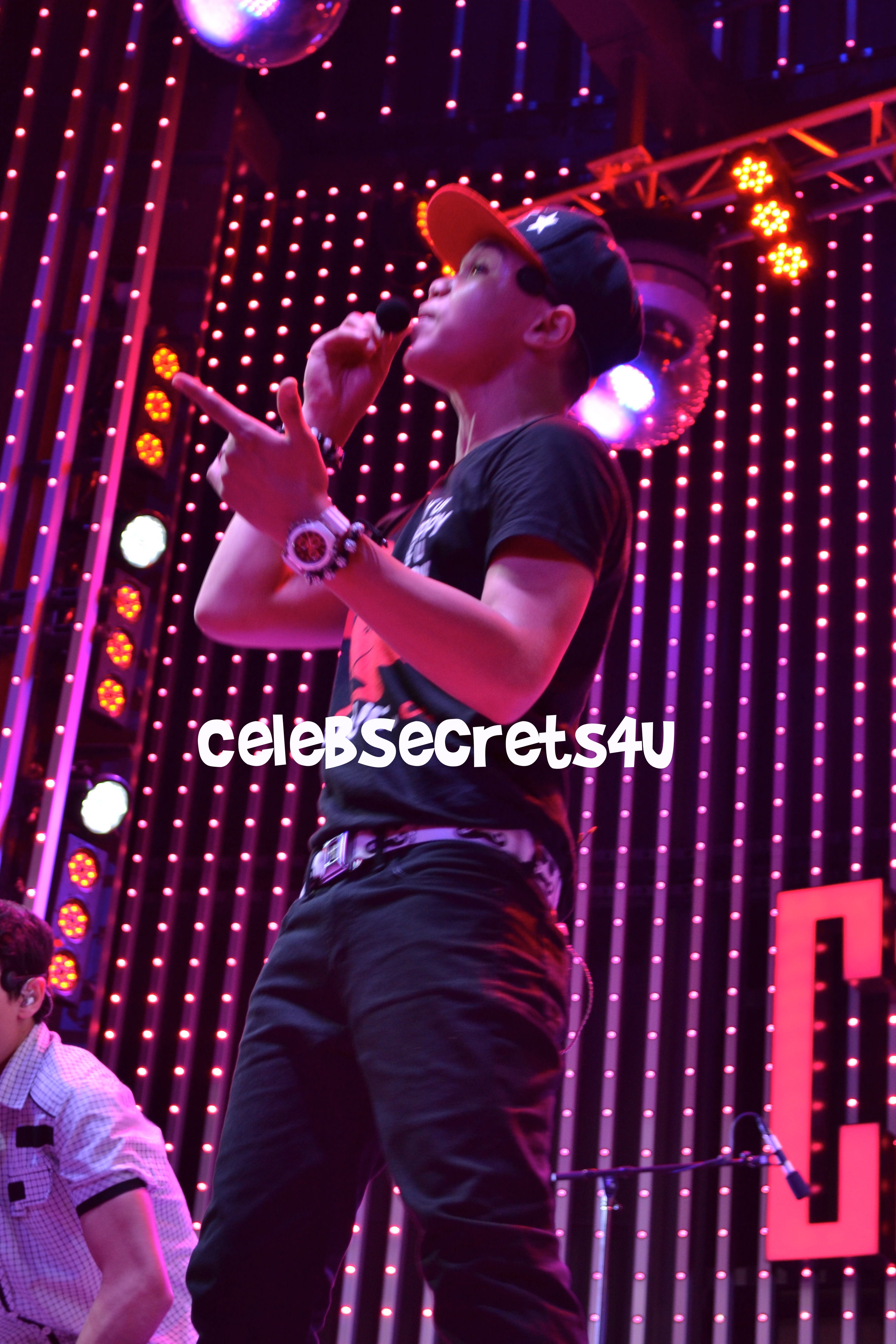 Exclusive Photos & Videos: IM5 Headlines Universal CityWalk! (@IM5band)