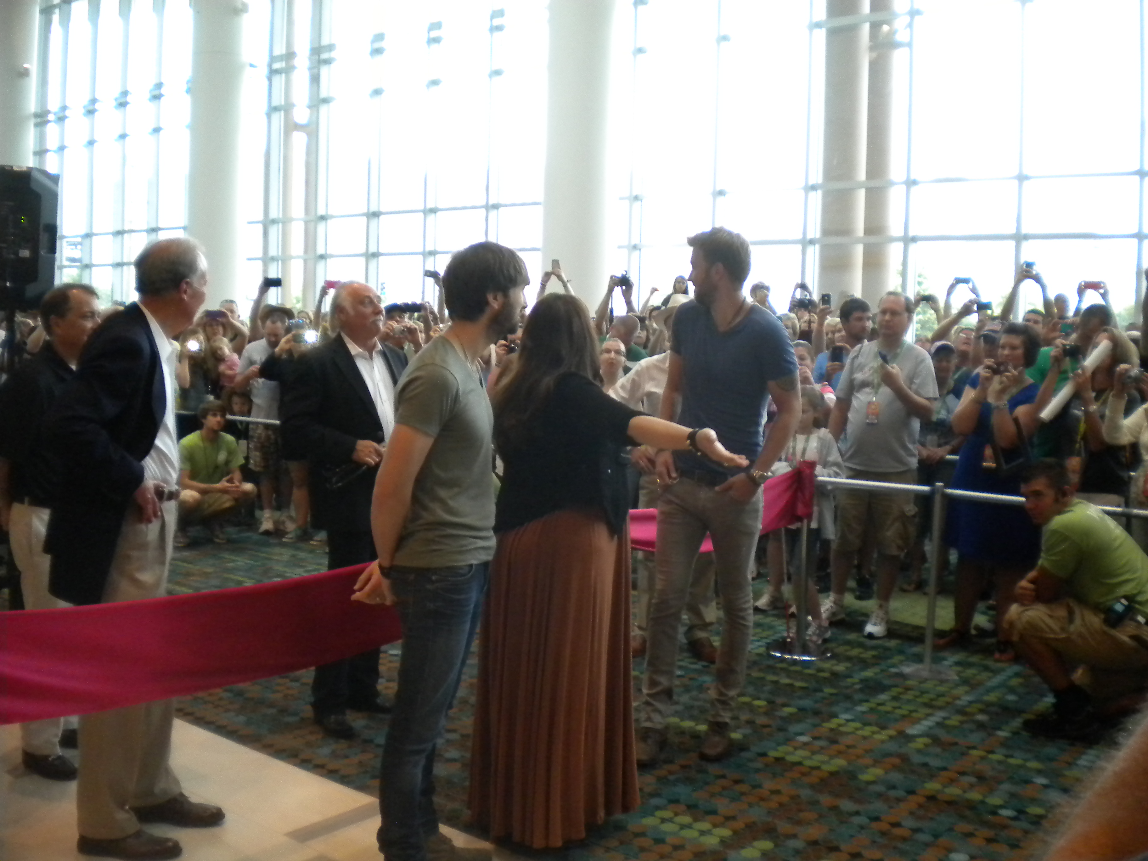 2013 CMA Fest: Lady Antebellum Kicks Off the 42nd Annual Fan Fair X (@ladyantebellum)