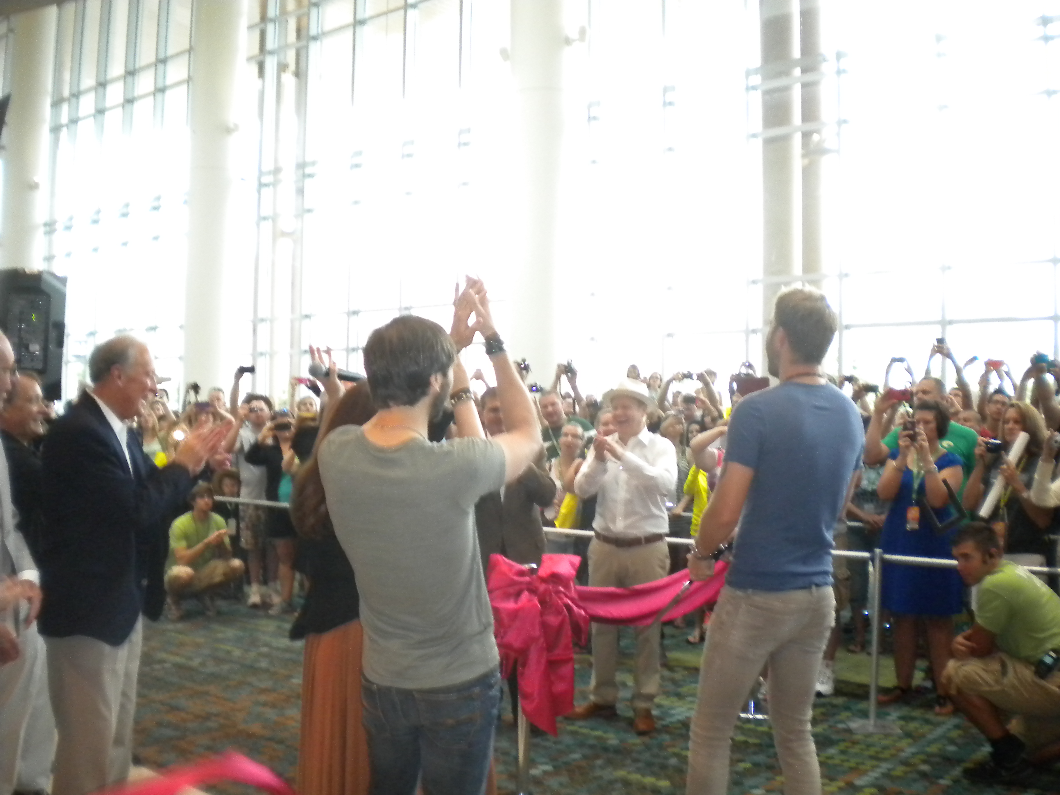 2013 CMA Fest: Lady Antebellum Kicks Off the 42nd Annual Fan Fair X (@ladyantebellum)