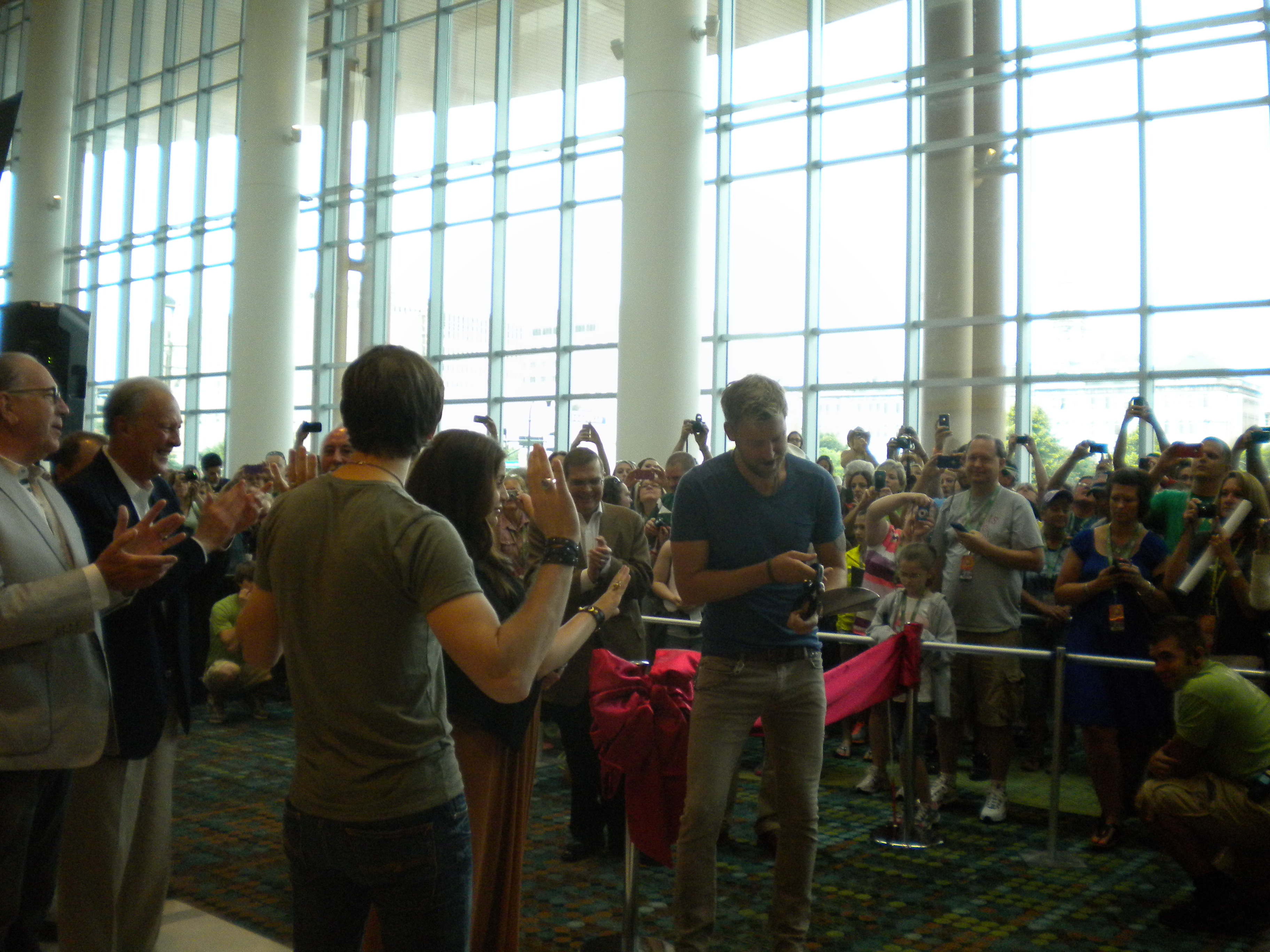 2013 CMA Fest: Lady Antebellum Kicks Off the 42nd Annual Fan Fair X (@ladyantebellum)