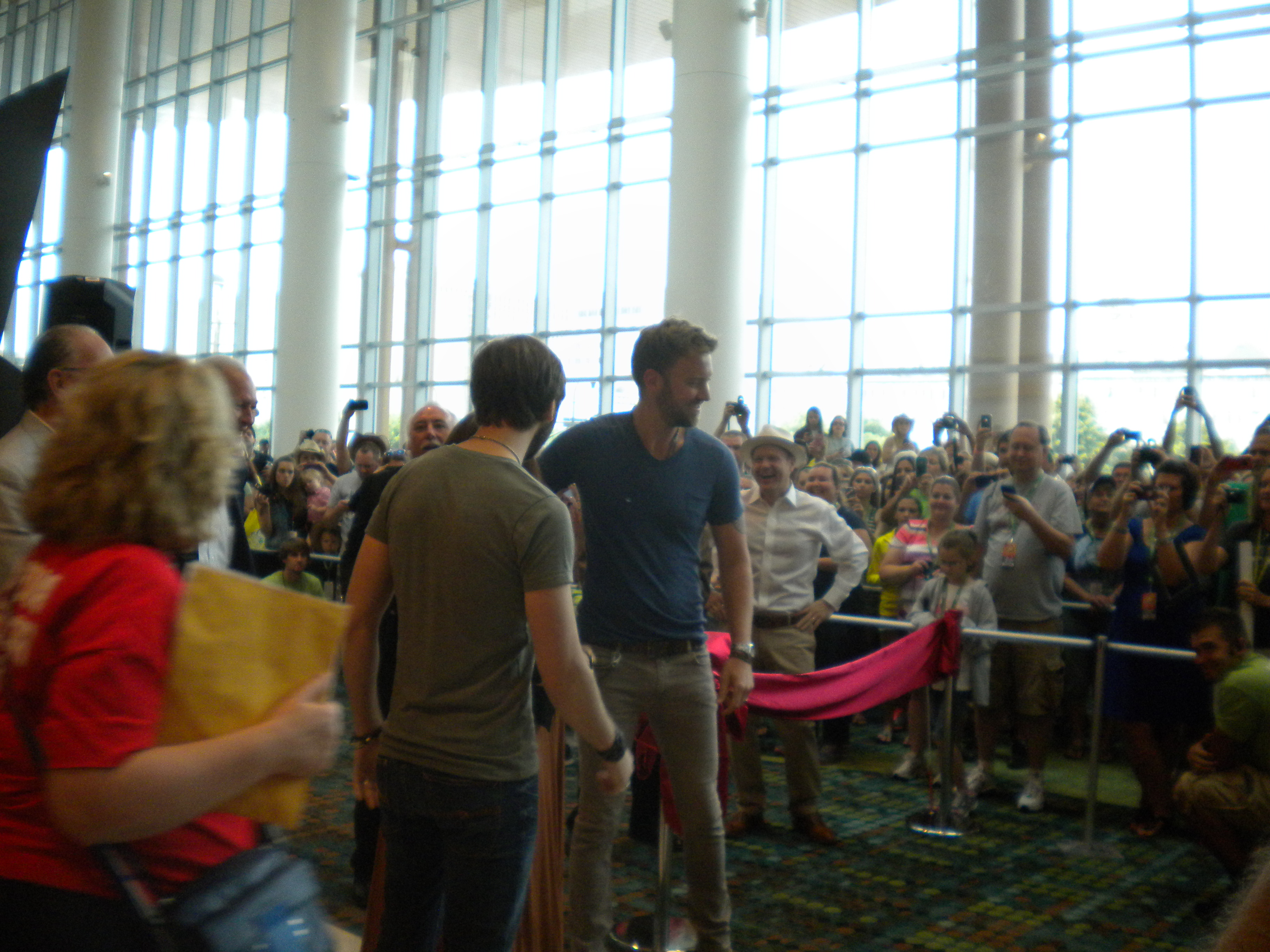 2013 CMA Fest: Lady Antebellum Kicks Off the 42nd Annual Fan Fair X (@ladyantebellum)