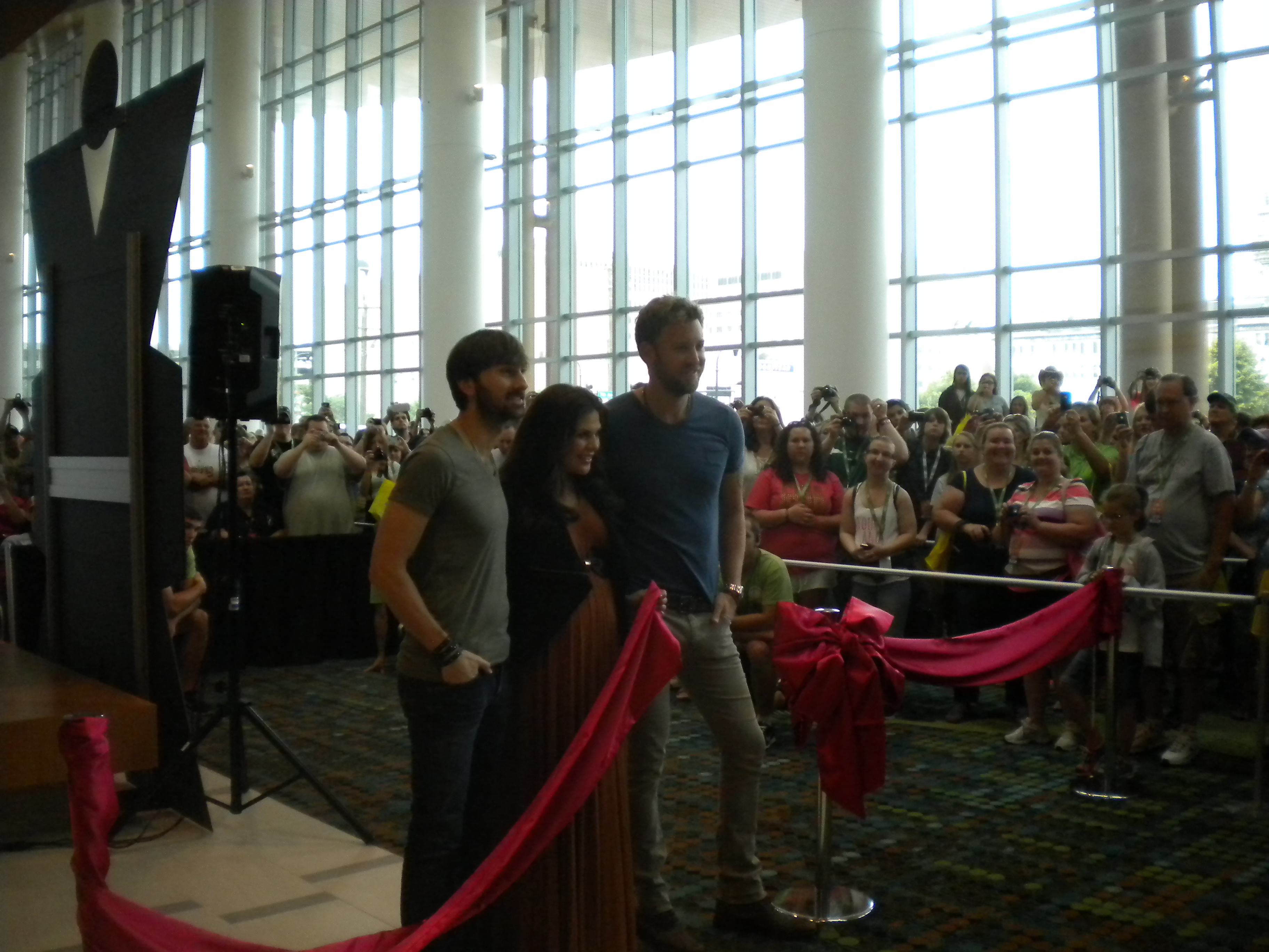 2013 CMA Fest: Lady Antebellum Kicks Off the 42nd Annual Fan Fair X (@ladyantebellum)
