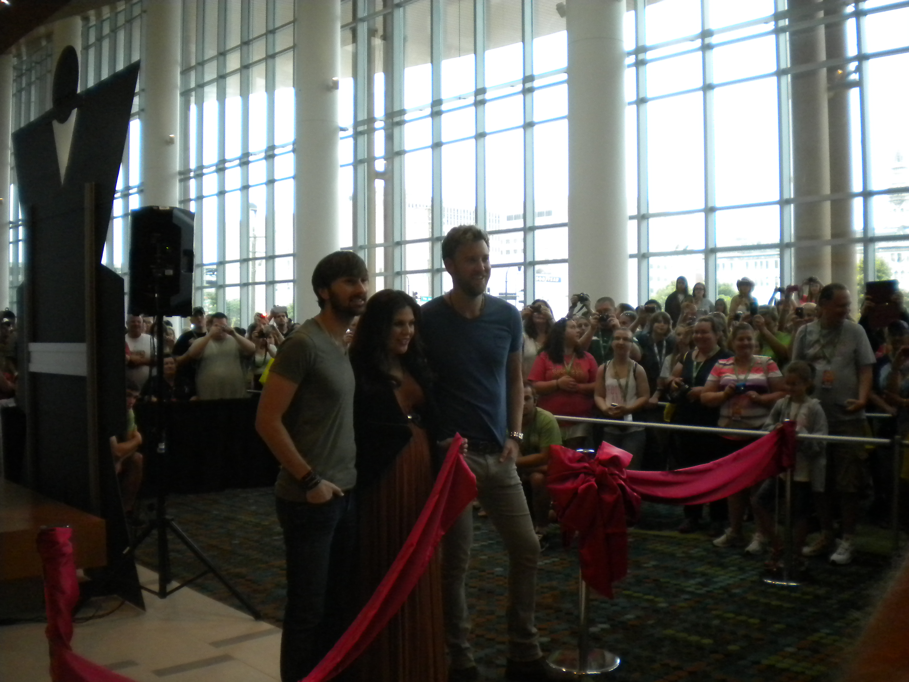2013 CMA Fest: Lady Antebellum Kicks Off the 42nd Annual Fan Fair X (@ladyantebellum)