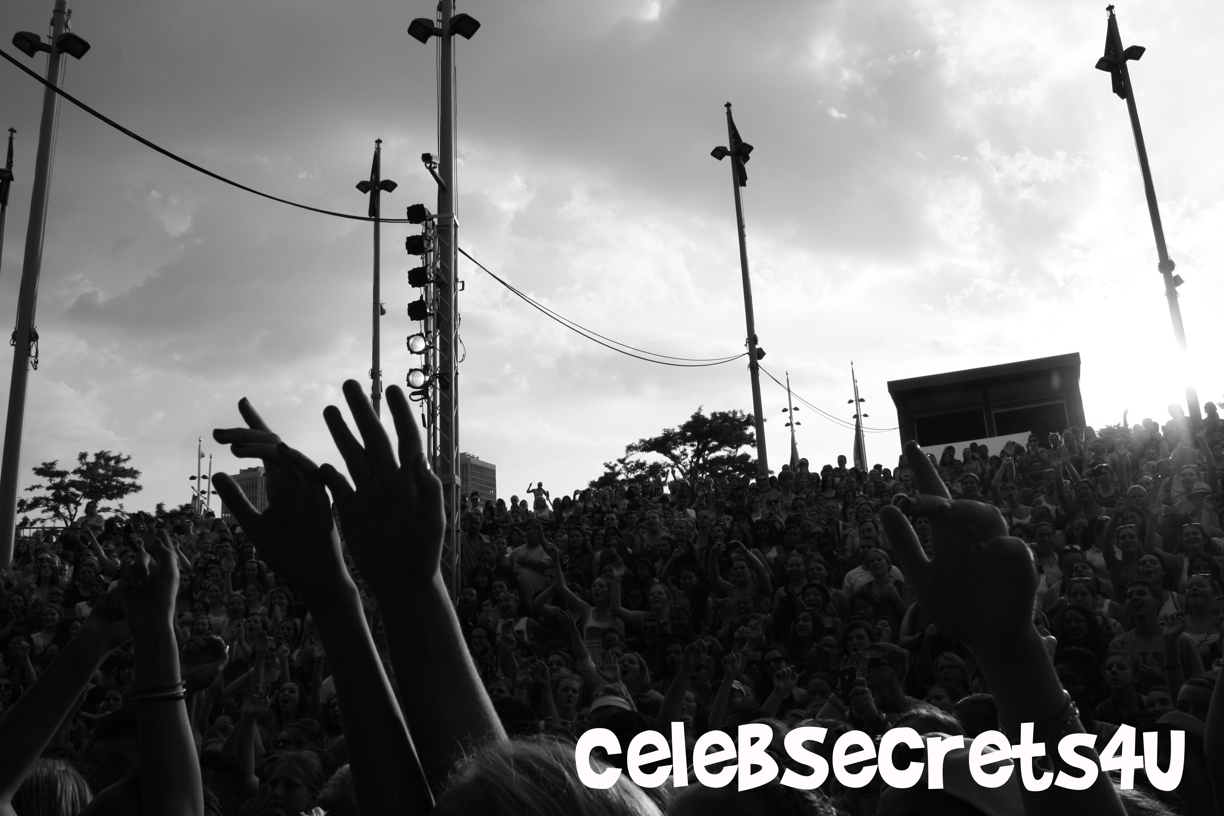Exclusive: CelebSecrets4U Attends Pop-Tarts’ “Crazy Good Summer” Concert feat. Demi Lovato