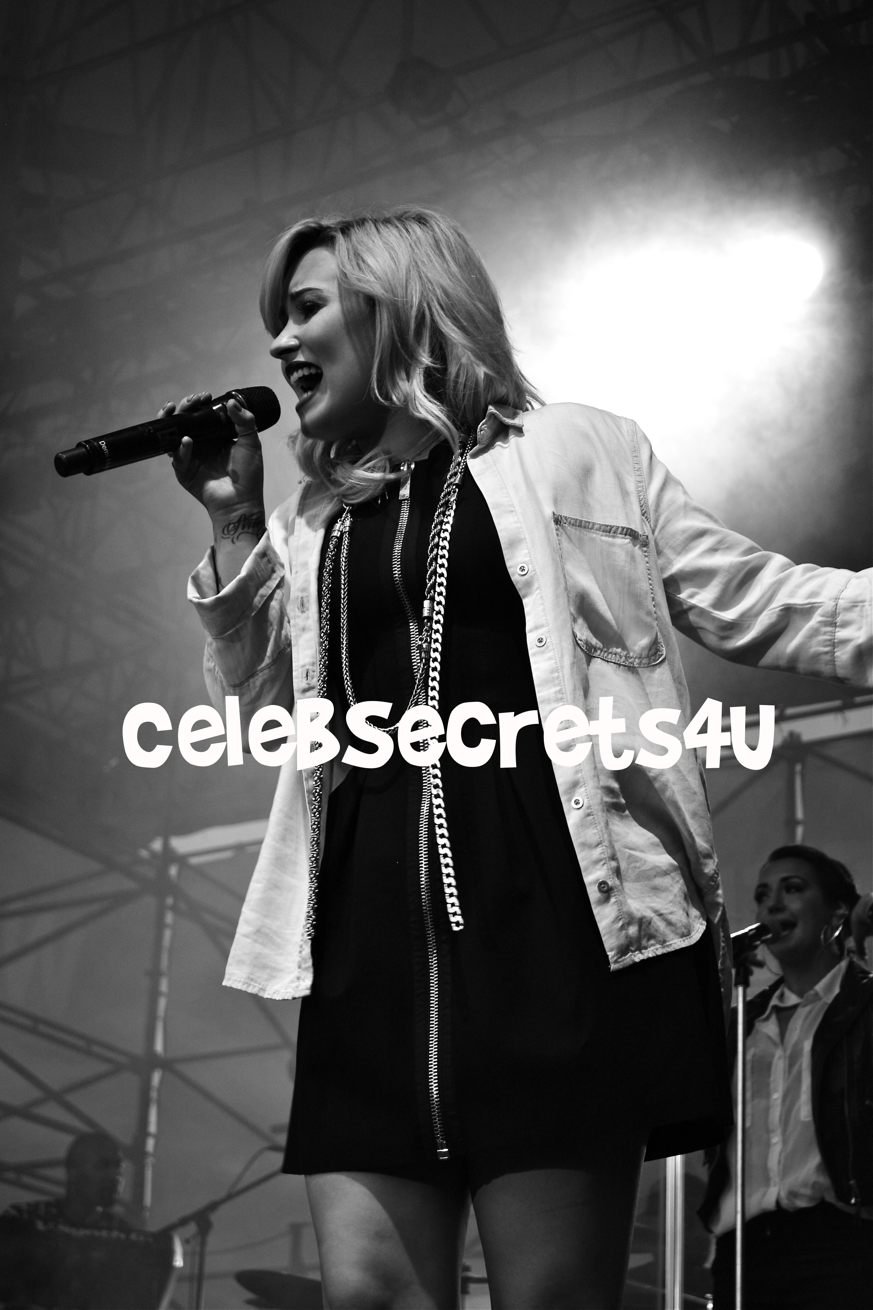 Exclusive: CelebSecrets4U Attends Pop-Tarts’ “Crazy Good Summer” Concert feat. Demi Lovato