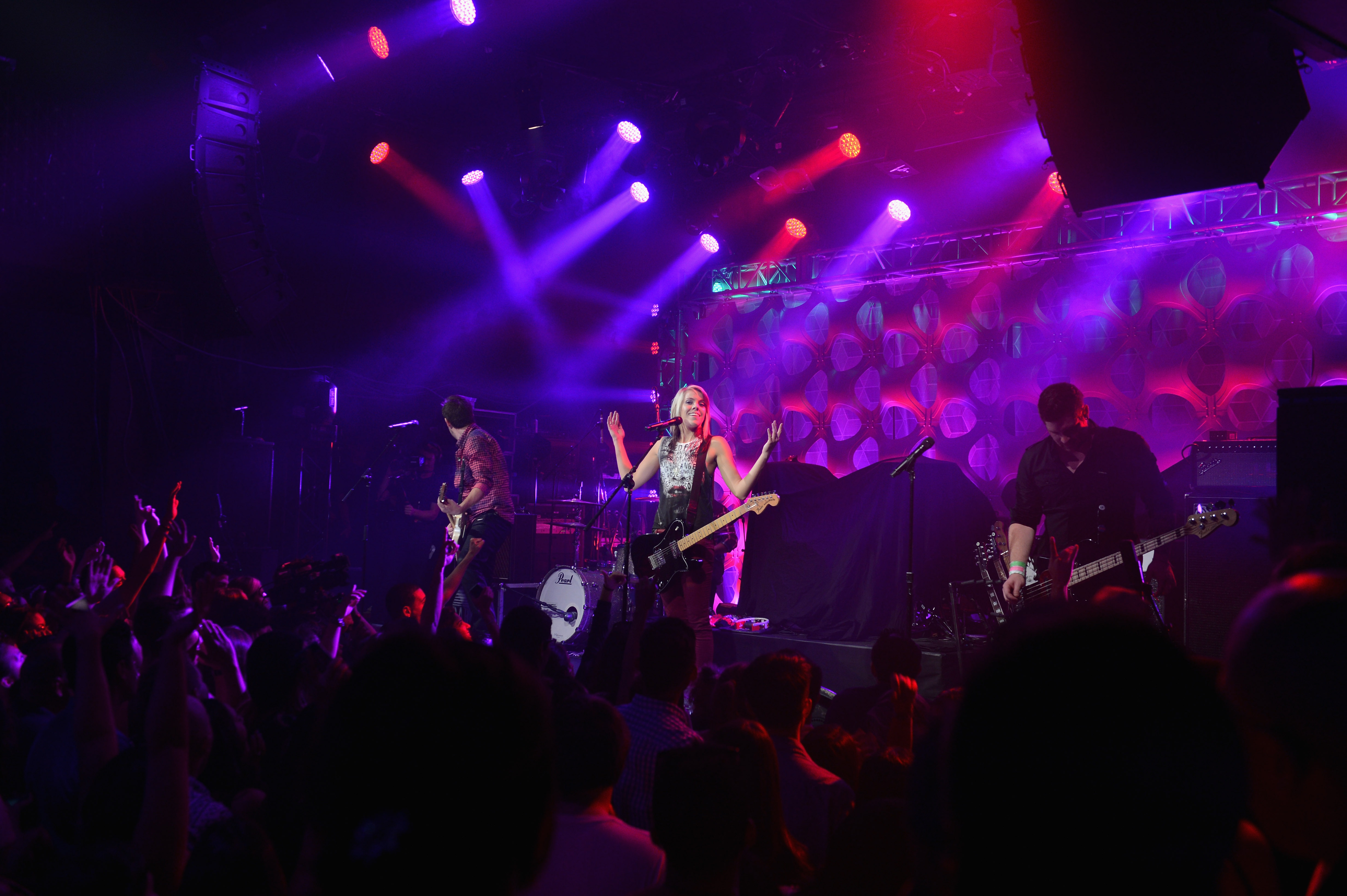 Exclusive: CelebSecrets4U Checks Out Pop-Tarts VMA Concert with Fifth Harmony & Hot Chelle Rae (@poptarts411)