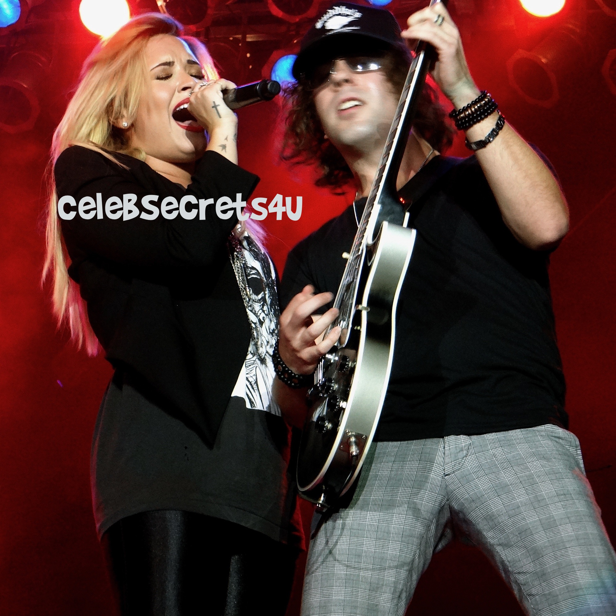 Demi Lovato: LA Fair Performer! (Exclusive) @ddlovato