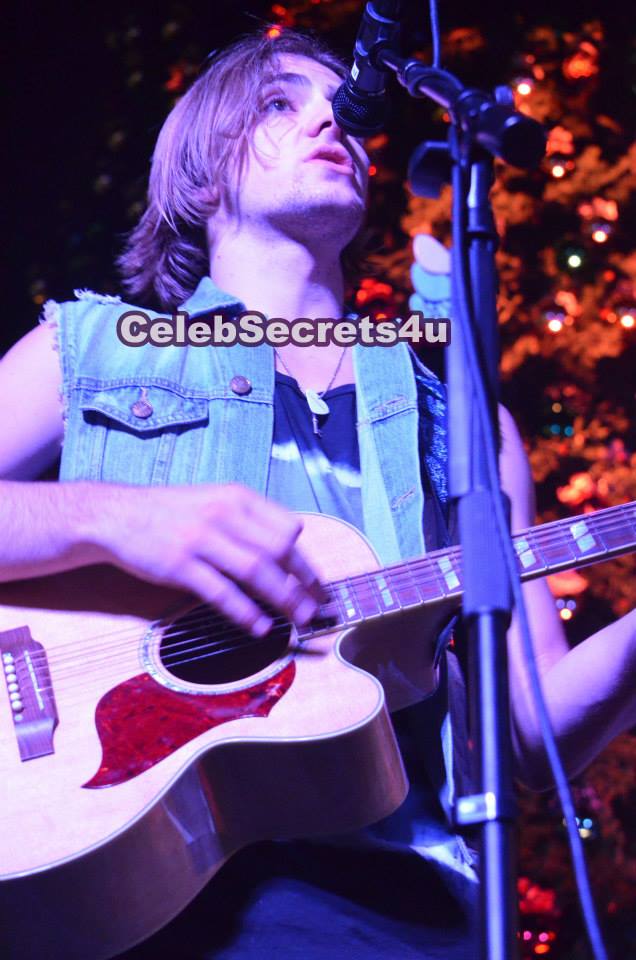 R5: 12th Annual Citadel Outlets Christmas Tree Lighting w/Jesse McCartney & Bonnie McKee