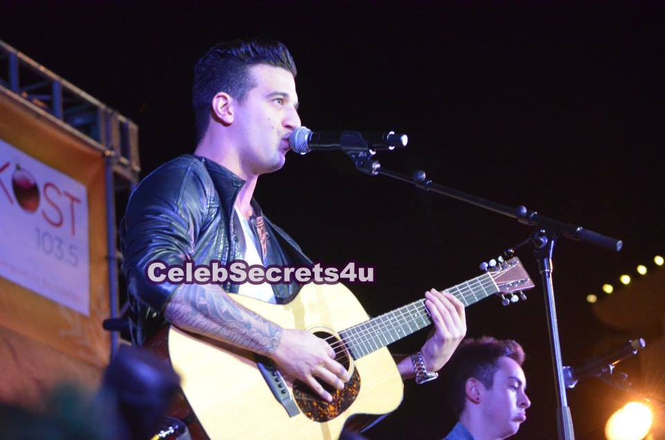 R5: 12th Annual Citadel Outlets Christmas Tree Lighting w/Jesse McCartney & Bonnie McKee