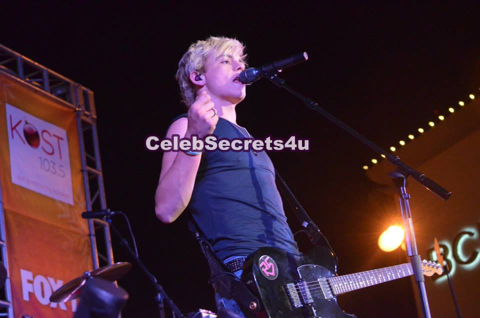 R5: 12th Annual Citadel Outlets Christmas Tree Lighting w/Jesse McCartney & Bonnie McKee