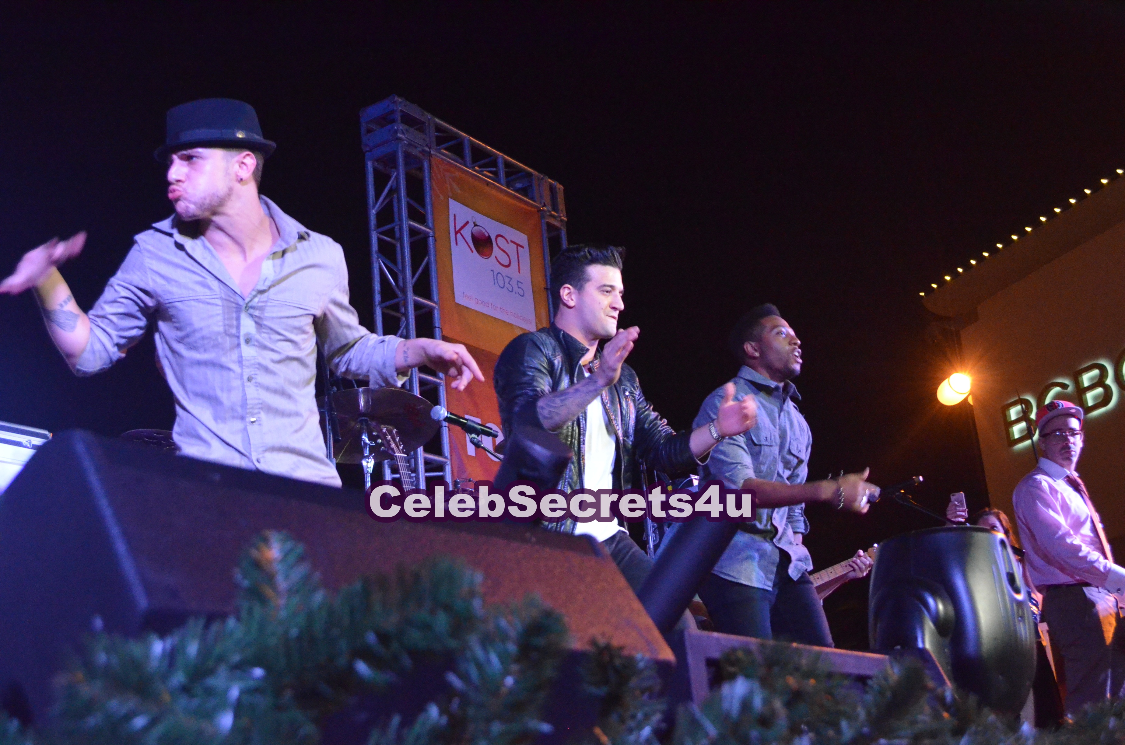 R5: 12th Annual Citadel Outlets Christmas Tree Lighting w/Jesse McCartney & Bonnie McKee