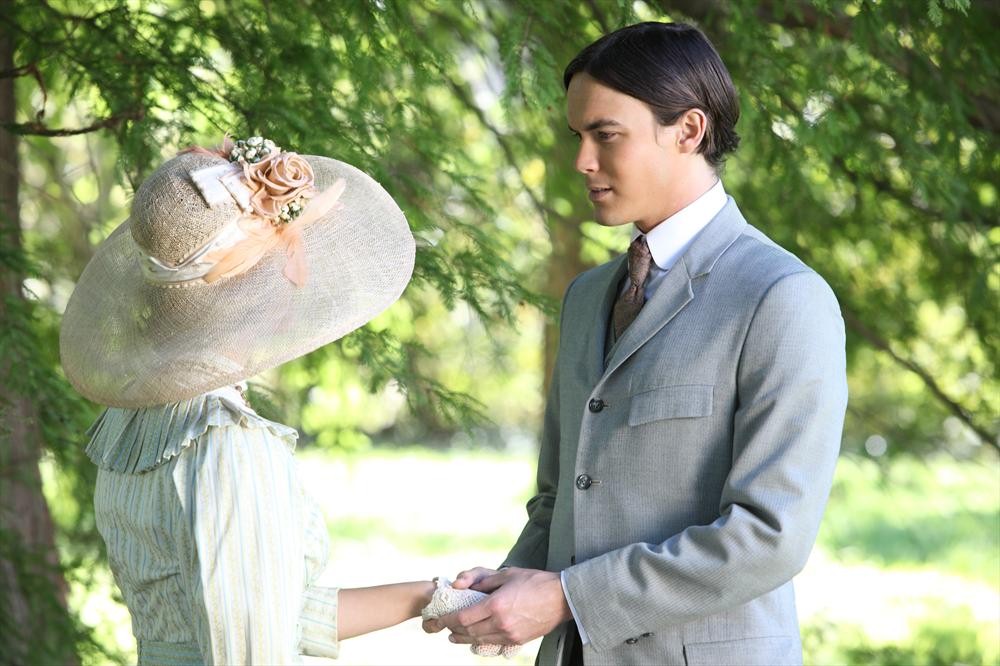 Exclusive: CelebSecrets4U Chats “Ravenswood” Mid-season Finale with Britne Oldford (@britneoldford)