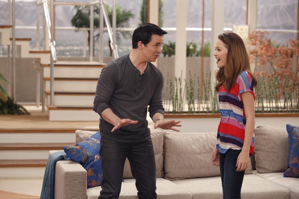 Exclusive: Kelli Berglund Chats New ‘Lab Rats’ Pranksgiving Episode (@kelliberglund)