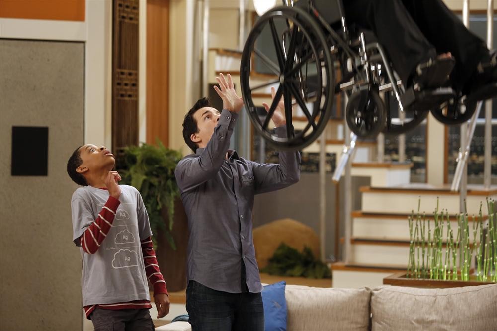 Exclusive: Kelli Berglund Chats New ‘Lab Rats’ Pranksgiving Episode (@kelliberglund)