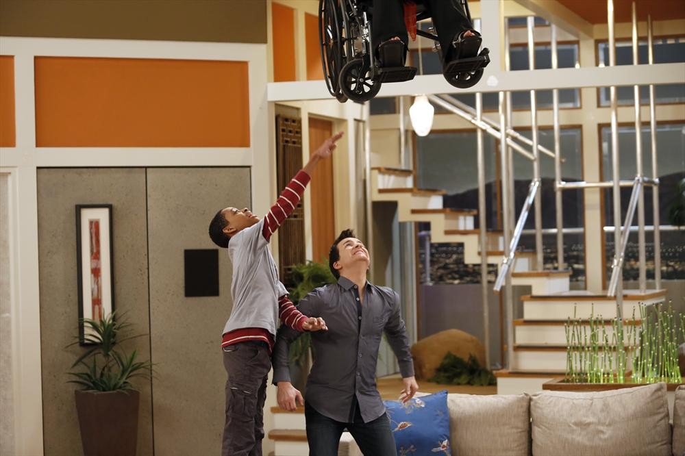 Exclusive: Kelli Berglund Chats New ‘Lab Rats’ Pranksgiving Episode (@kelliberglund)