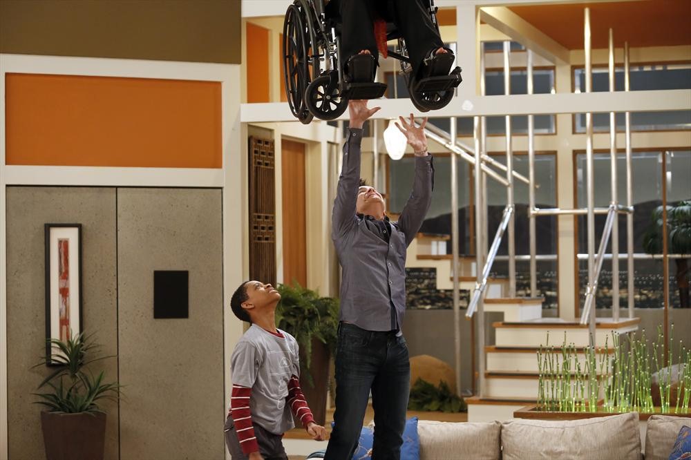 Exclusive: Kelli Berglund Chats New ‘Lab Rats’ Pranksgiving Episode (@kelliberglund)