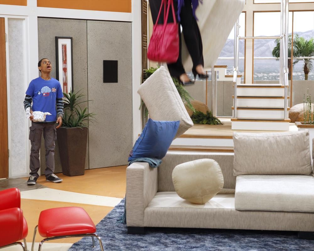 Exclusive: Kelli Berglund Chats New ‘Lab Rats’ Pranksgiving Episode (@kelliberglund)