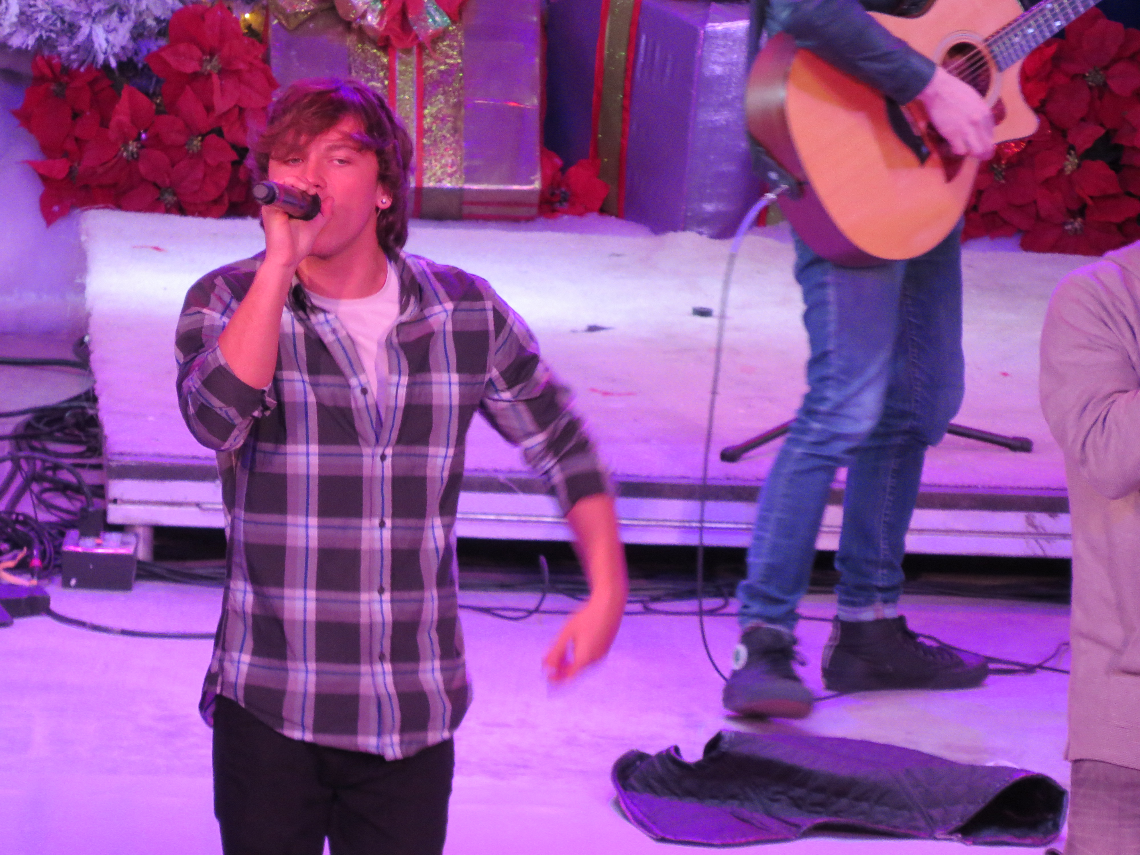 Exclusive: CelebSecrets4U Attends the ‘Rock The Red Kettle’ Concert! (@SalvationArmyUS)