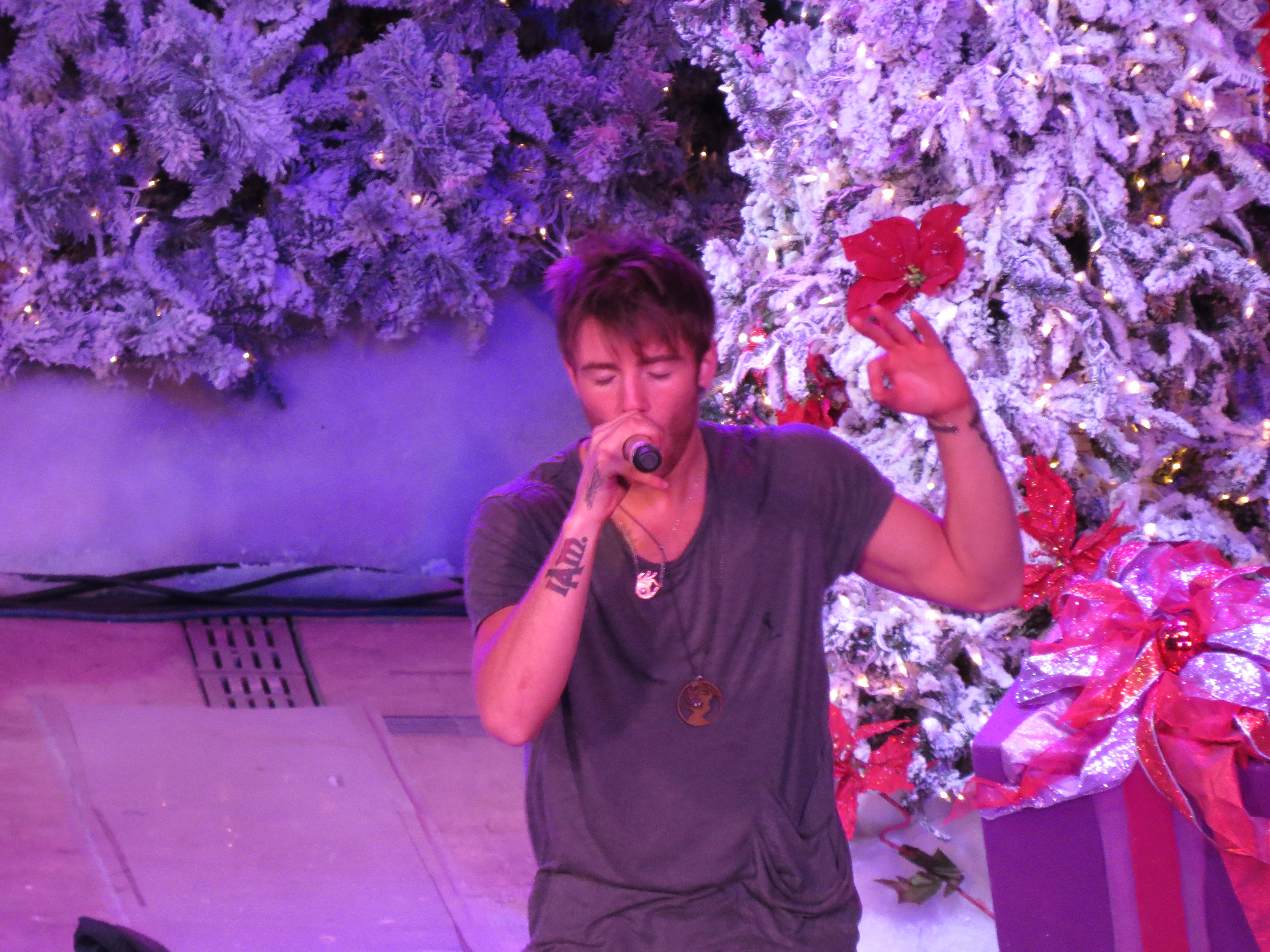 Exclusive: CelebSecrets4U Attends the ‘Rock The Red Kettle’ Concert! (@SalvationArmyUS)