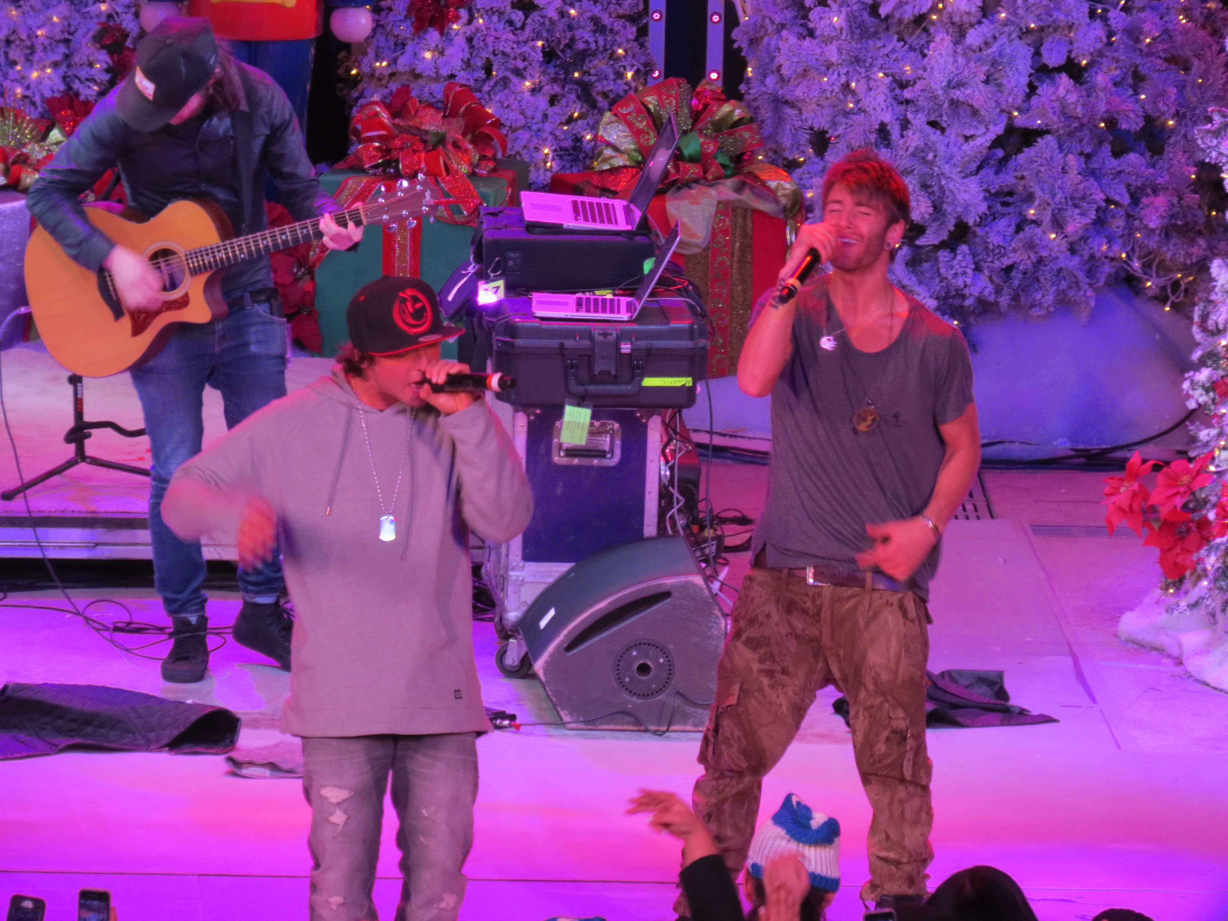 Exclusive: CelebSecrets4U Attends the ‘Rock The Red Kettle’ Concert! (@SalvationArmyUS)