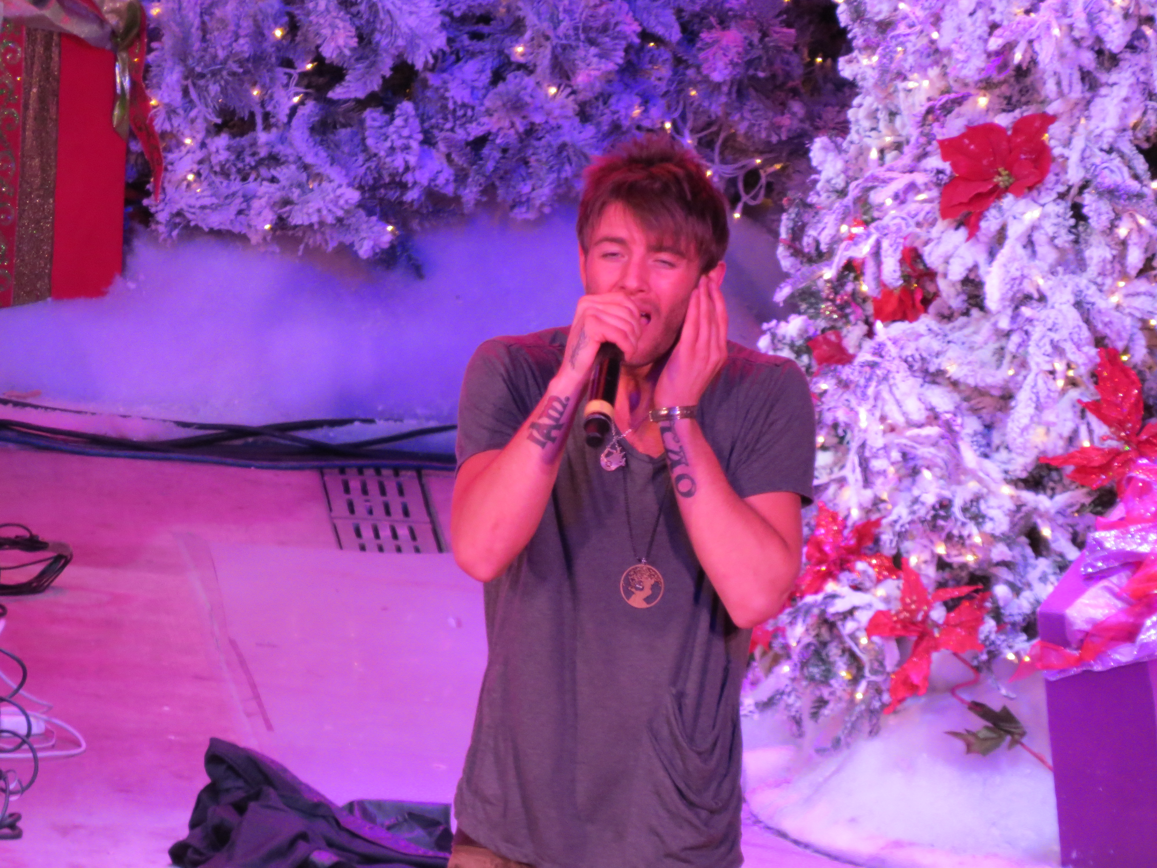 Exclusive: CelebSecrets4U Attends the ‘Rock The Red Kettle’ Concert! (@SalvationArmyUS)