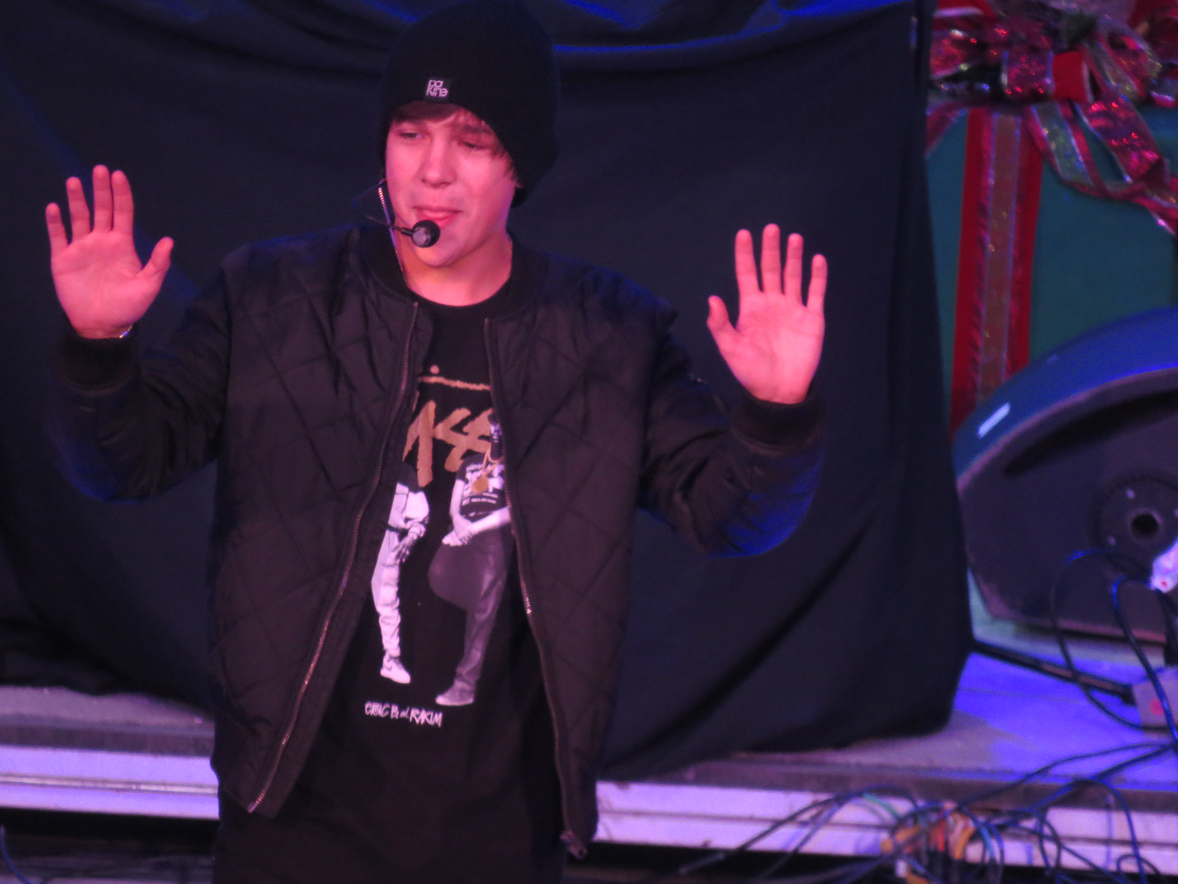 Exclusive: CelebSecrets4U Attends the ‘Rock The Red Kettle’ Concert! (@SalvationArmyUS)