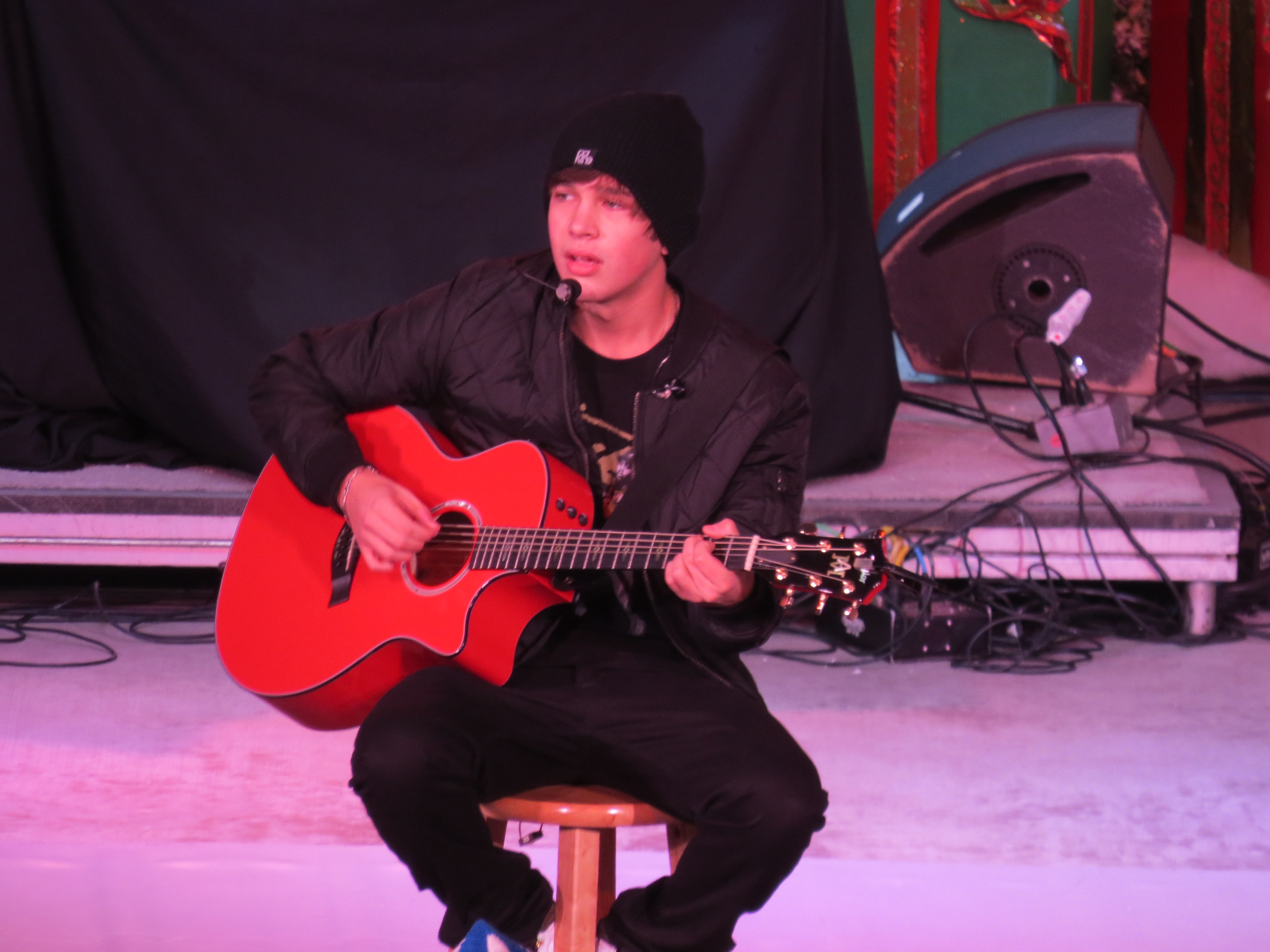 Exclusive: CelebSecrets4U Attends the ‘Rock The Red Kettle’ Concert! (@SalvationArmyUS)