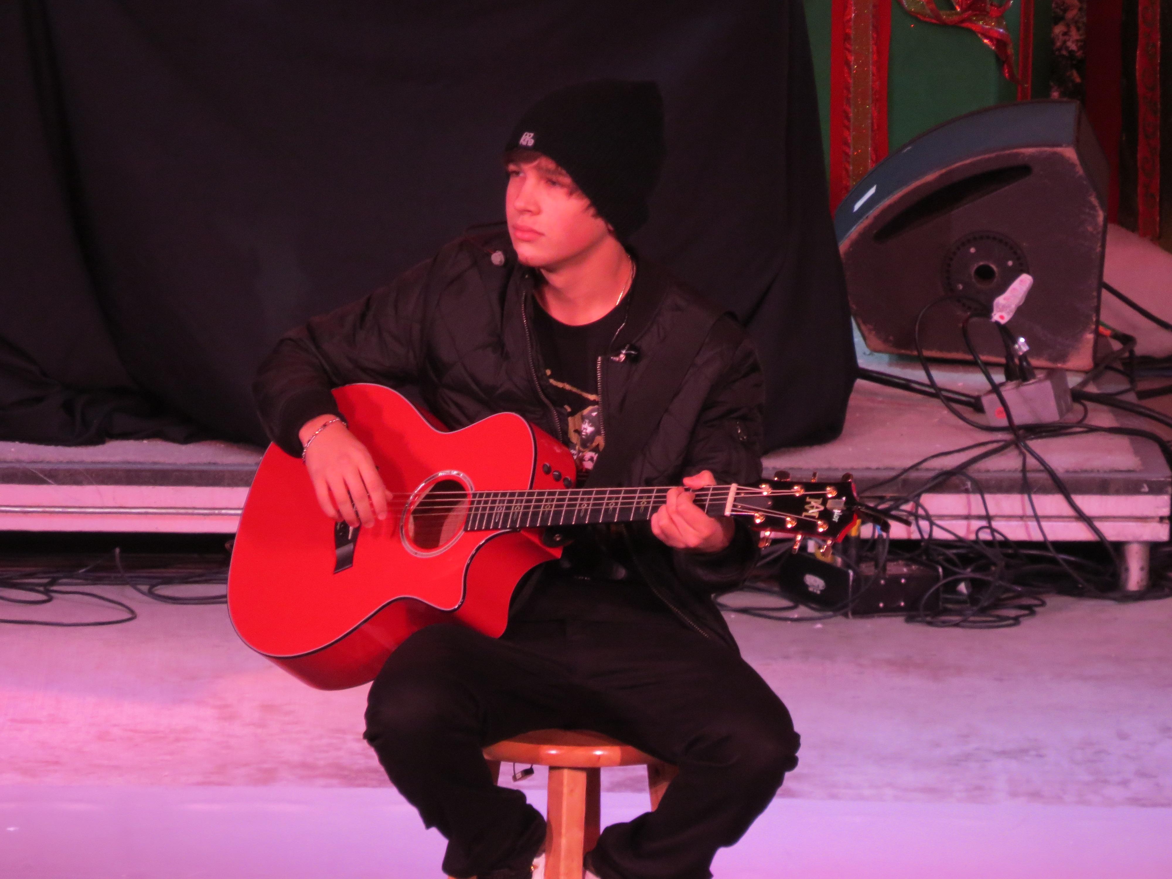 Exclusive: CelebSecrets4U Attends the ‘Rock The Red Kettle’ Concert! (@SalvationArmyUS)