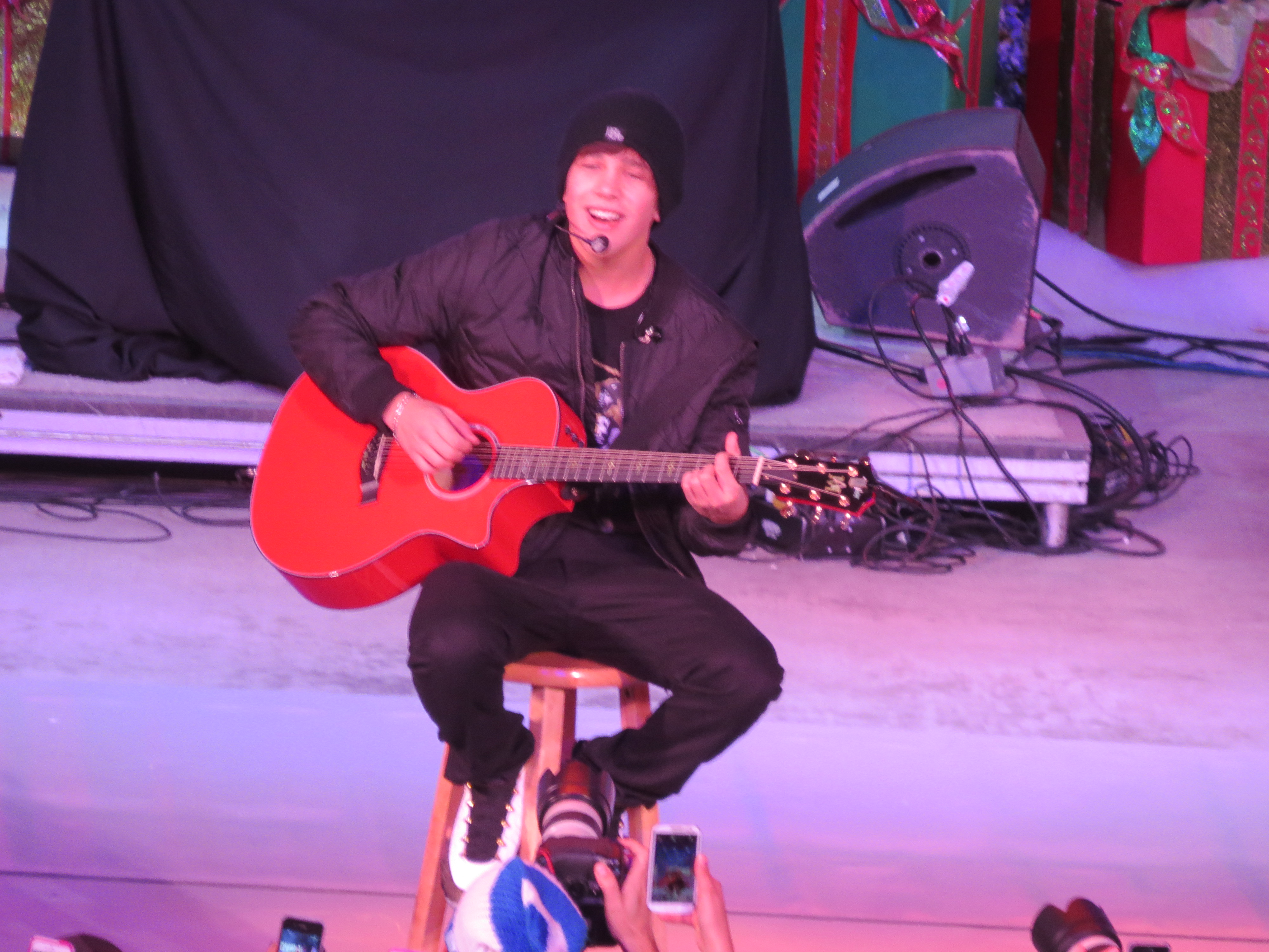 Exclusive: CelebSecrets4U Attends the ‘Rock The Red Kettle’ Concert! (@SalvationArmyUS)